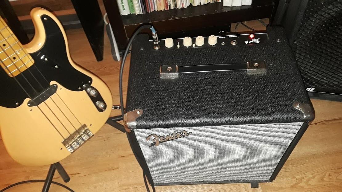 Fender Rumble 2370500000 200 v3 Bass Combo Amplifier, Black customer photo 1