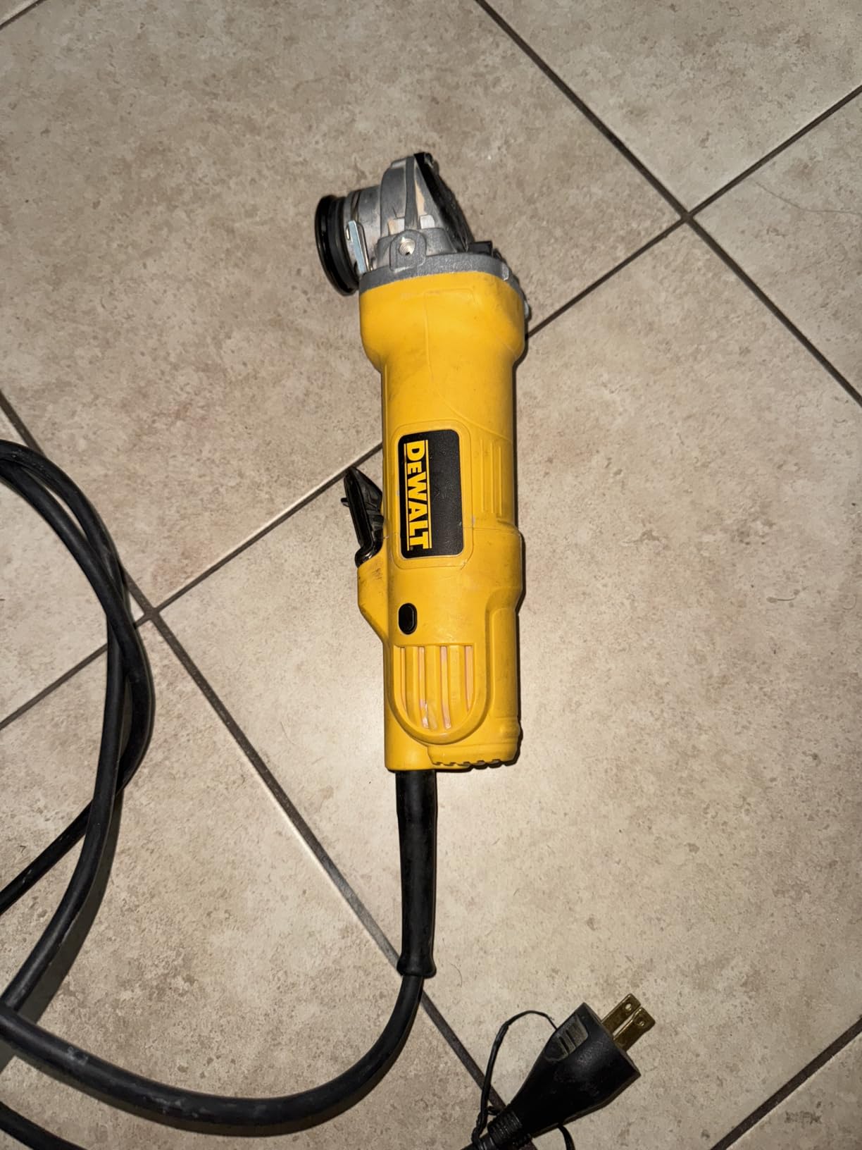 DEWALT Angle Grinder Tool, 4-1/2-Inch, Paddle Switch, 7-Amp (DWE4012) customer photo 1