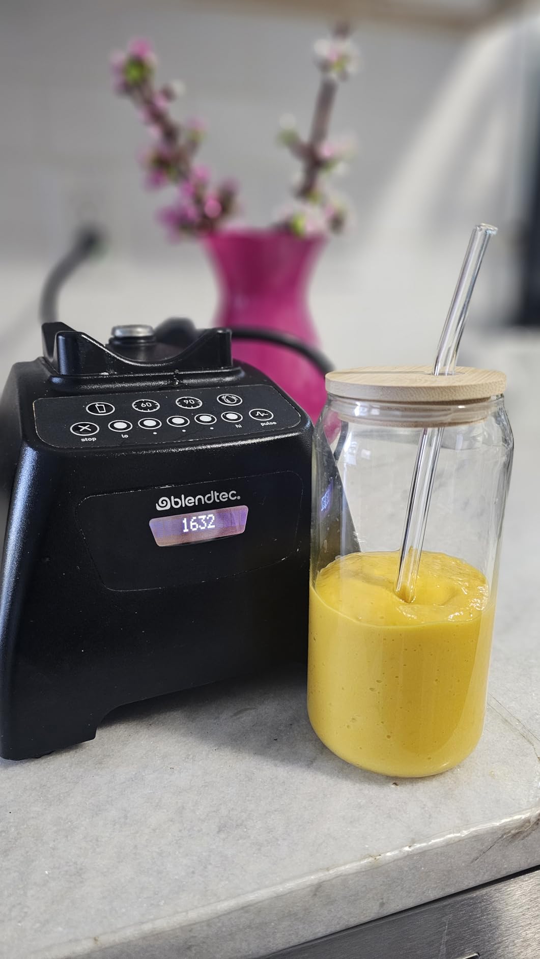 Blendtec Classic 575 Blender - WildSide+ Jar (90 oz) - Professional-Grade Power - Self-Cleaning - 4 Pre-programmed Cycles - 5-Speeds - Black customer photo 1