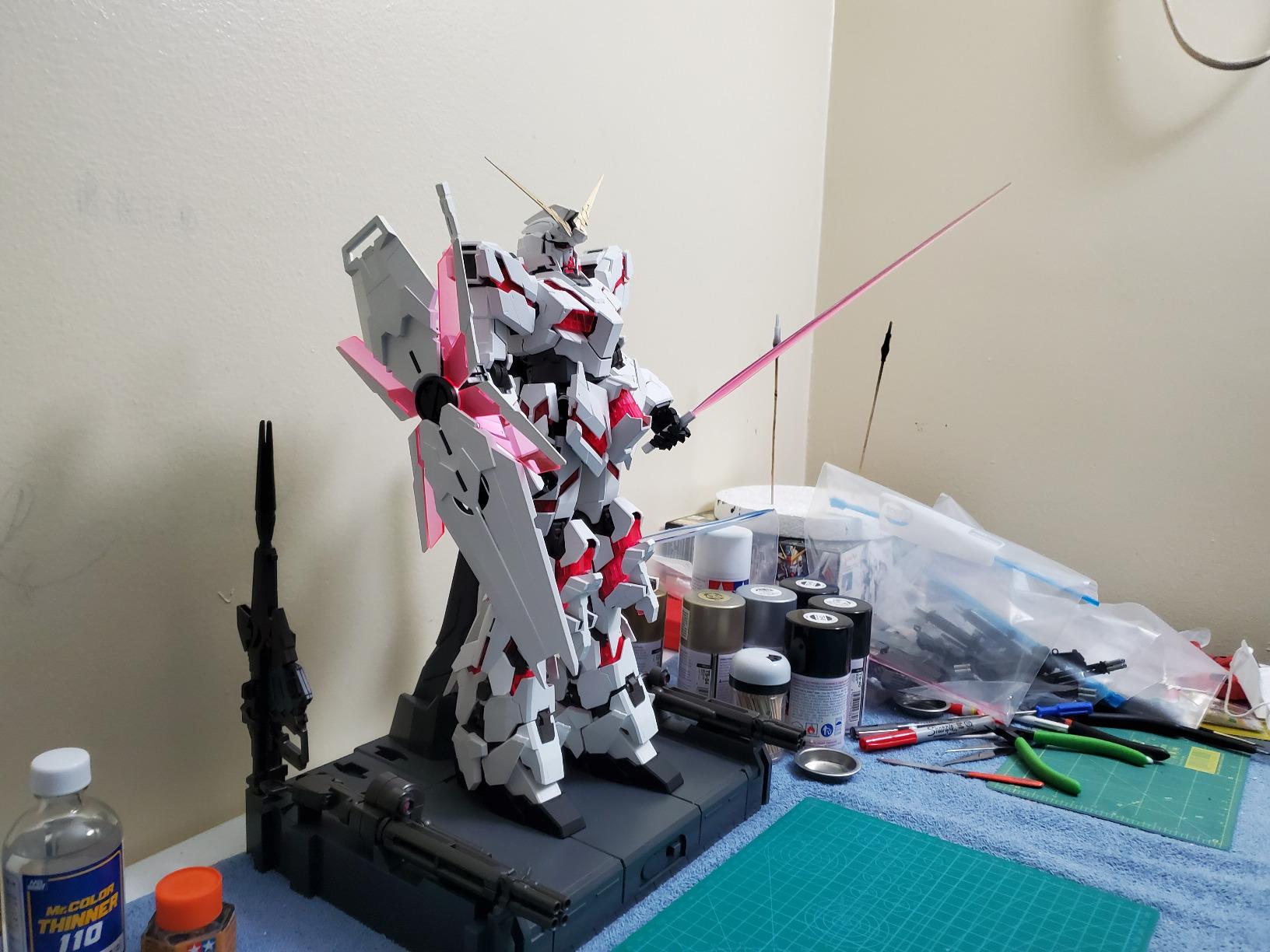 Bandai Hobby PG RX-0 Unicorn Gundam Model Kit (1/60 Scale) (BAN194365) customer photo 2