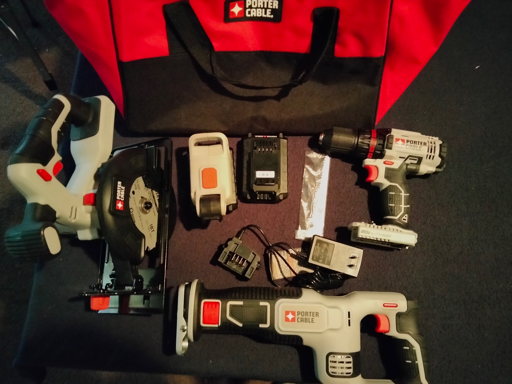 PORTER-CABLE 20V MAX Power Tool Combo Kit, 4-Tool Cordless Power Tool Set with 2 Batteries and Charger (PCCK616L4) customer photo 2