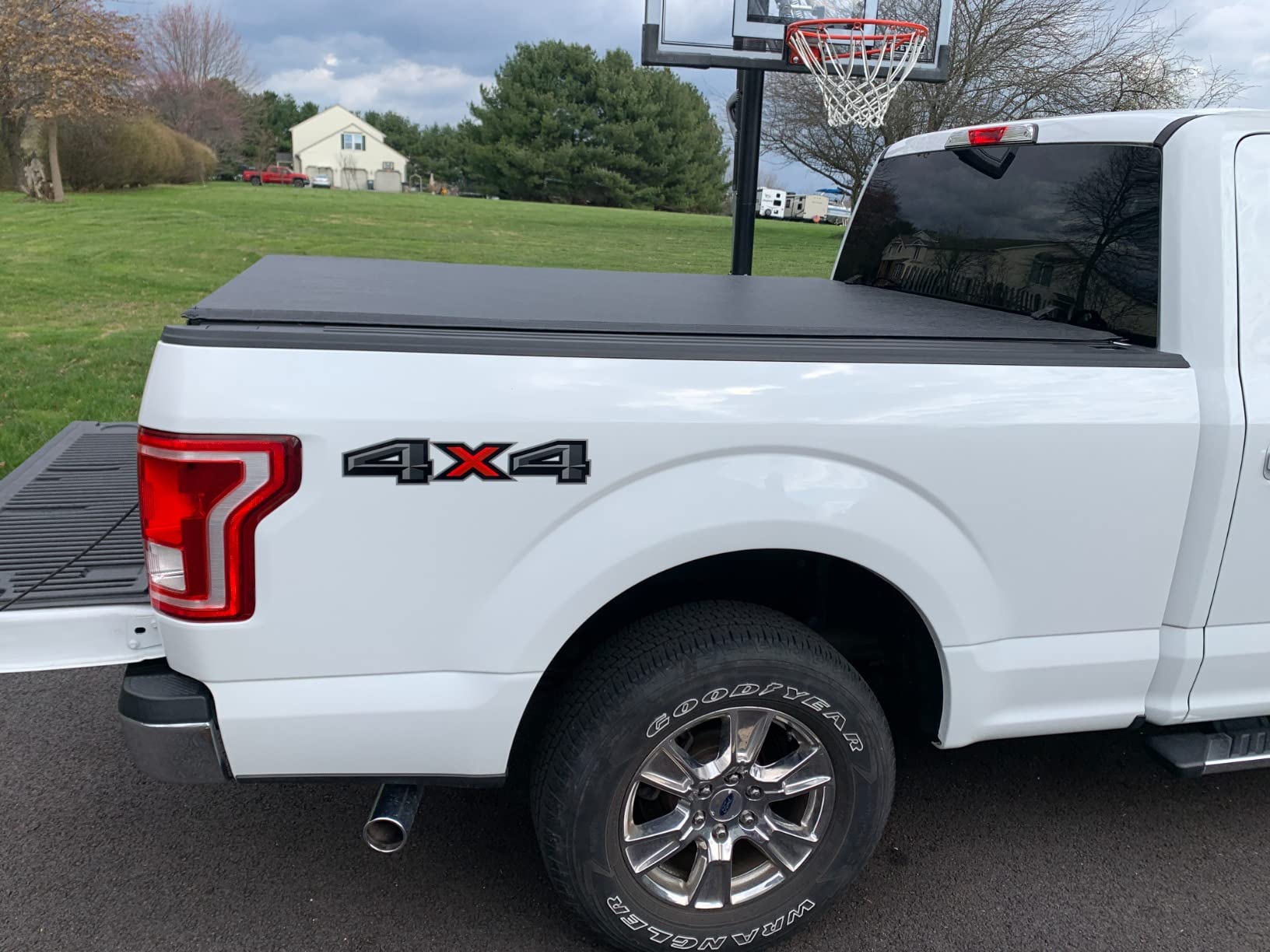 Gator Soft Roll-Up Truck Bed Tonneau Cover w/ Gear Straps, Heavy-Duty Truck Bed Protection | 139833 | Fits 2015 - 2020 Ford F-150 (incl. Raptor) 6' 7