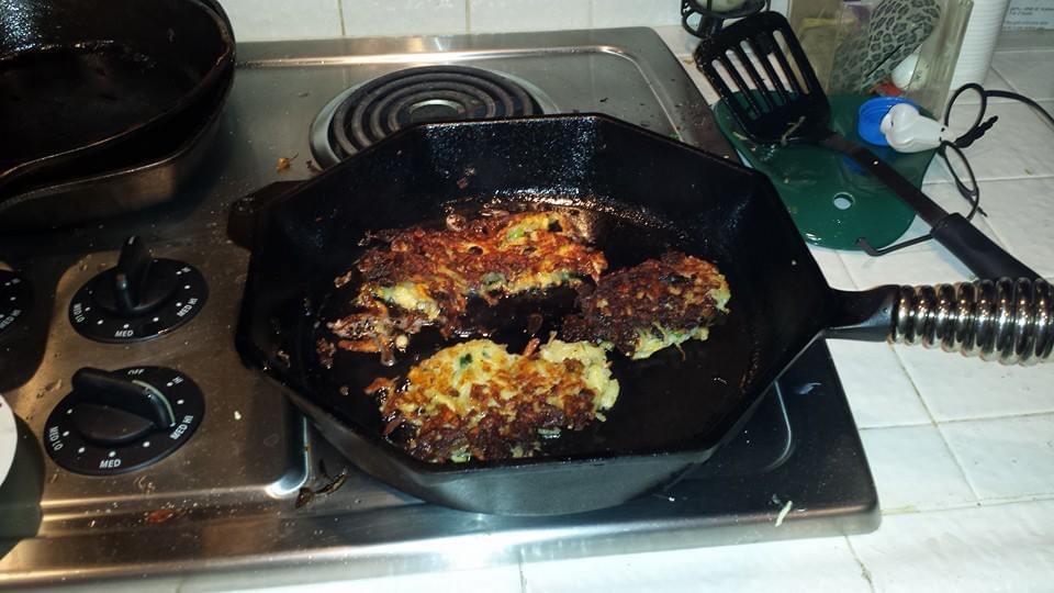Smithey 12 Inch Cast Iron Skillet Without Lid, Versatile Cast Iron Pan, Pre-Seasoned with Flaxseed Oil customer photo 2