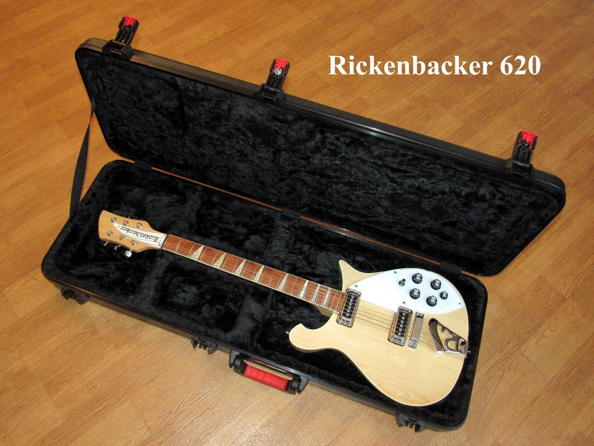 Gator Cases Molded Flight Case for Strat/Tele Style Electric Guitars with TSA Approved Locking Latch, (GTSA-GTRELEC) customer photo 2