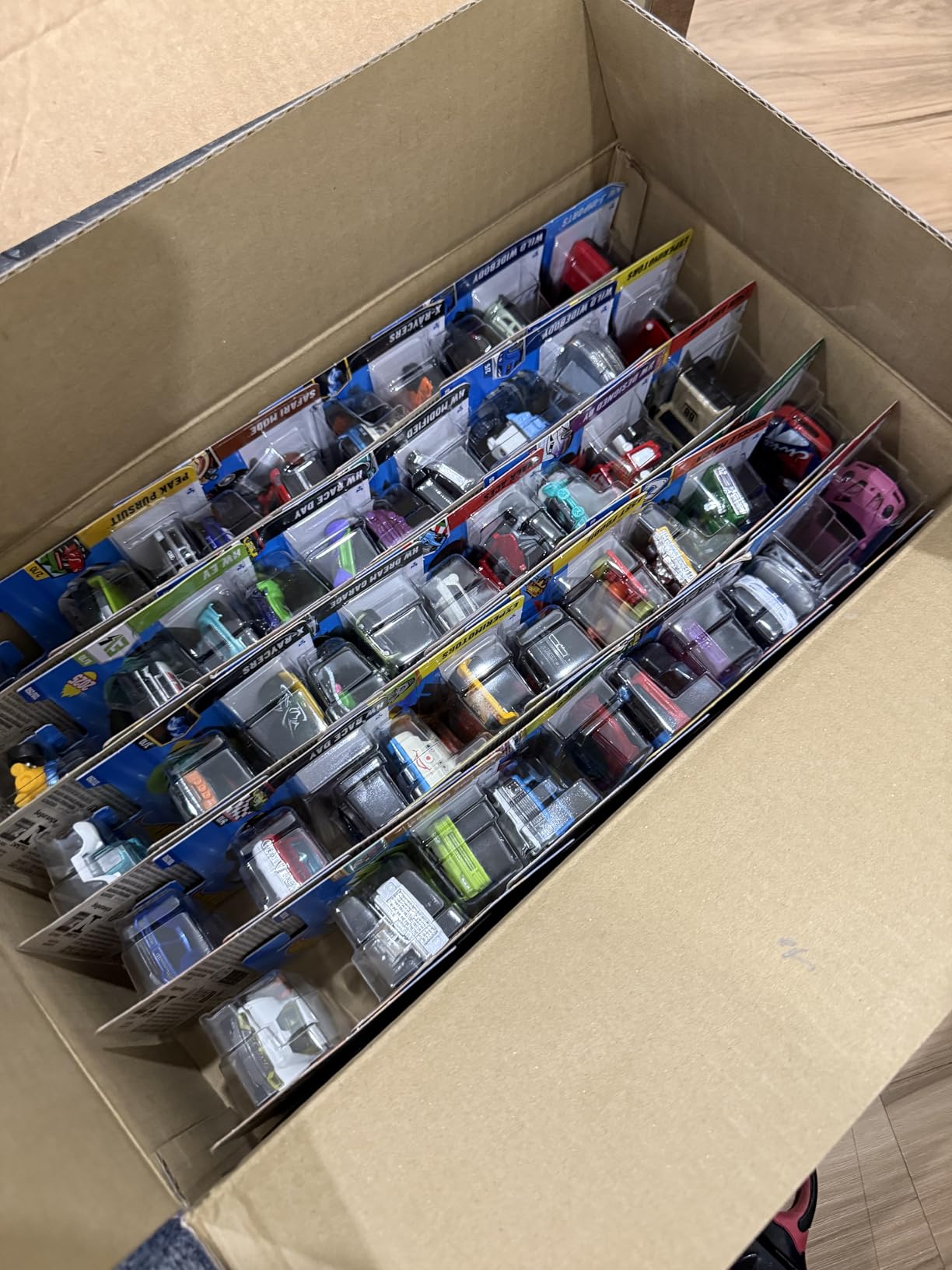 Hot Wheels Toy Cars & Trucks 20-Pack, Set of 20 1:64 Scale Vehicles for Play or Display, Instant Collection (Styles May Vary) customer photo 2