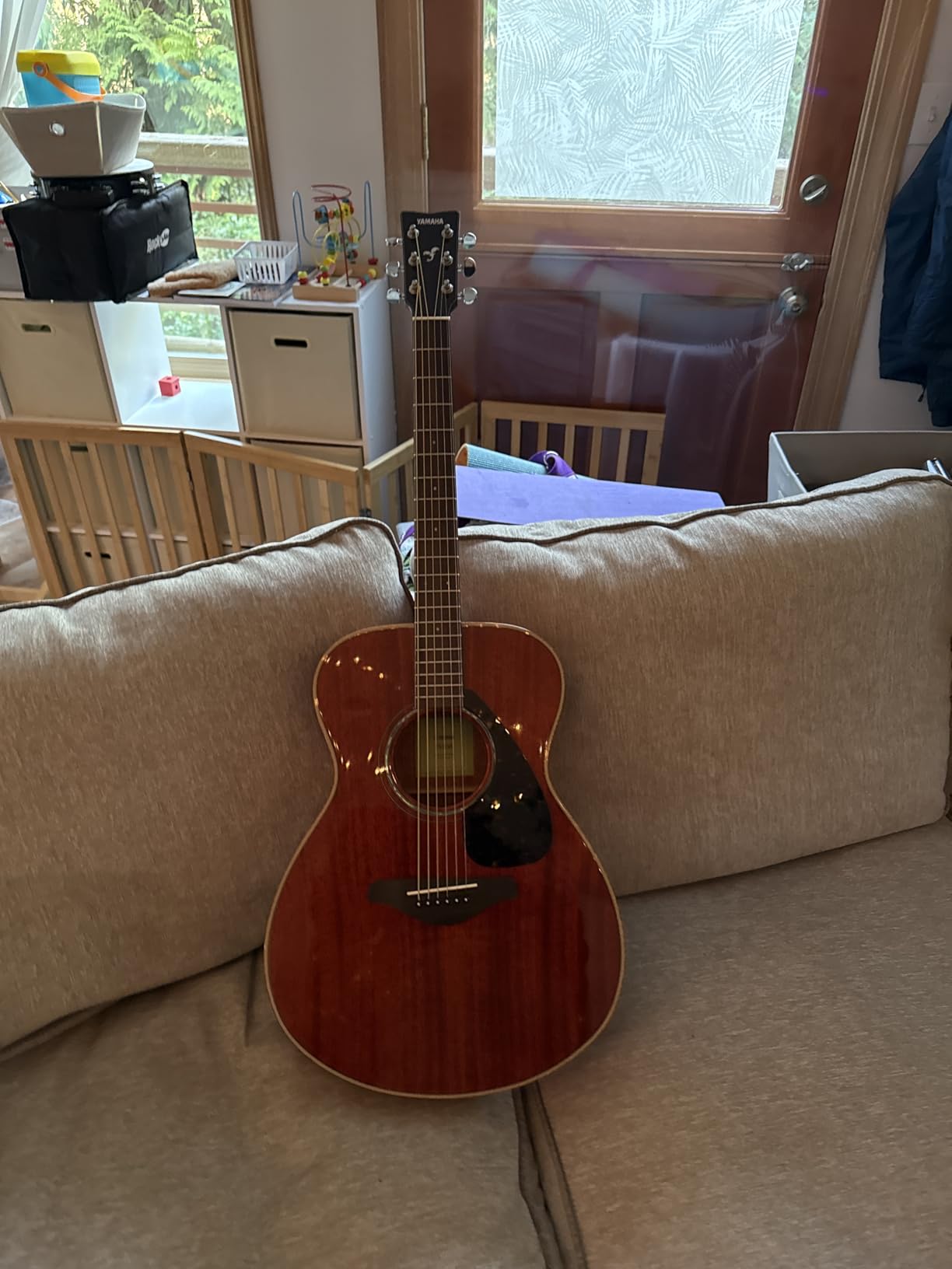 Yamaha FG850 Solid Top Acoustic Guitar, Mahogany customer photo 2