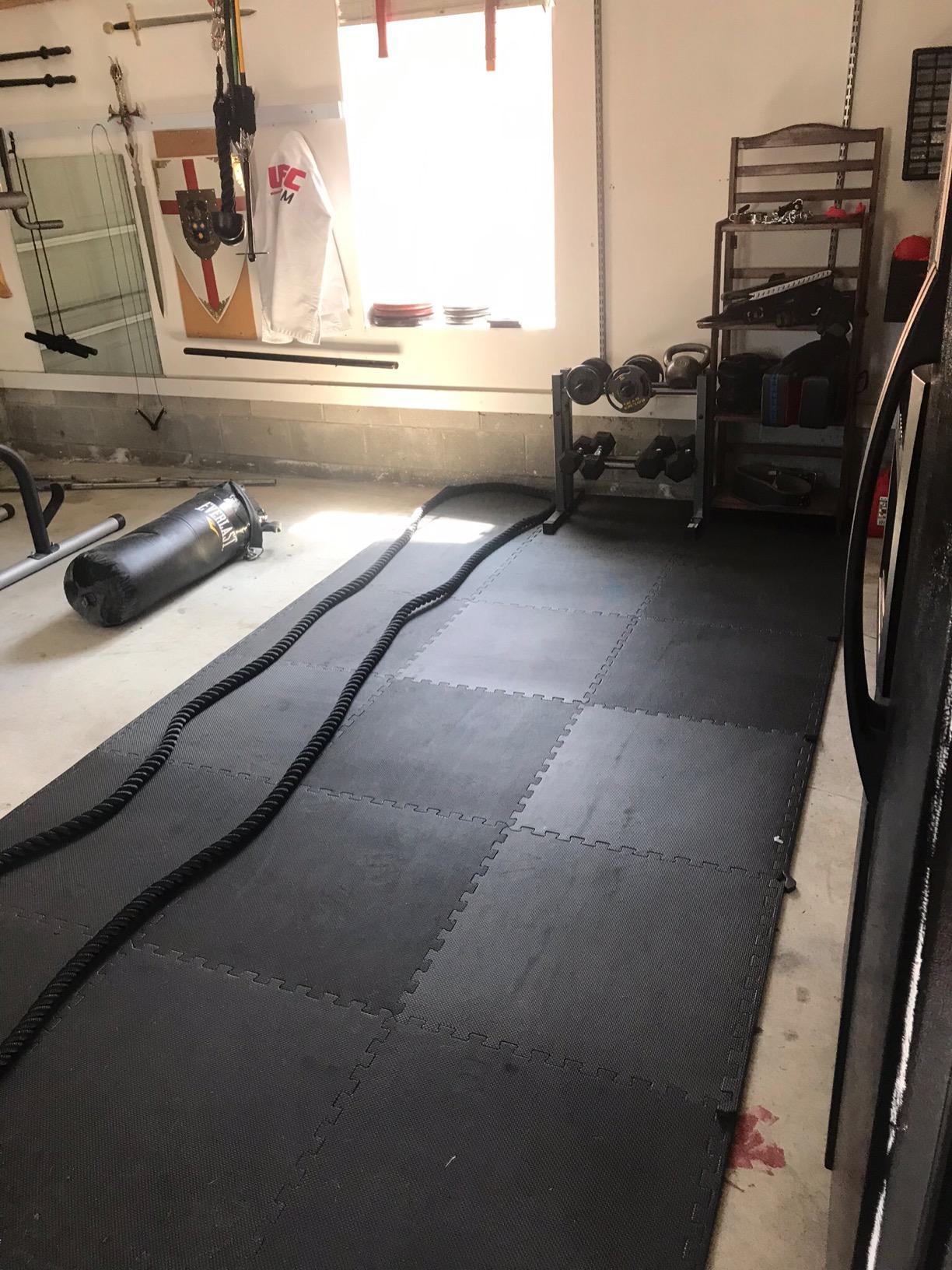 Titan Fitness Battle Rope 30ft x 1.5in, Poly Dacron Heavy Rope for Home Gym Conditioning Workouts, Cross-Train, Strength Training Exercises customer photo 2
