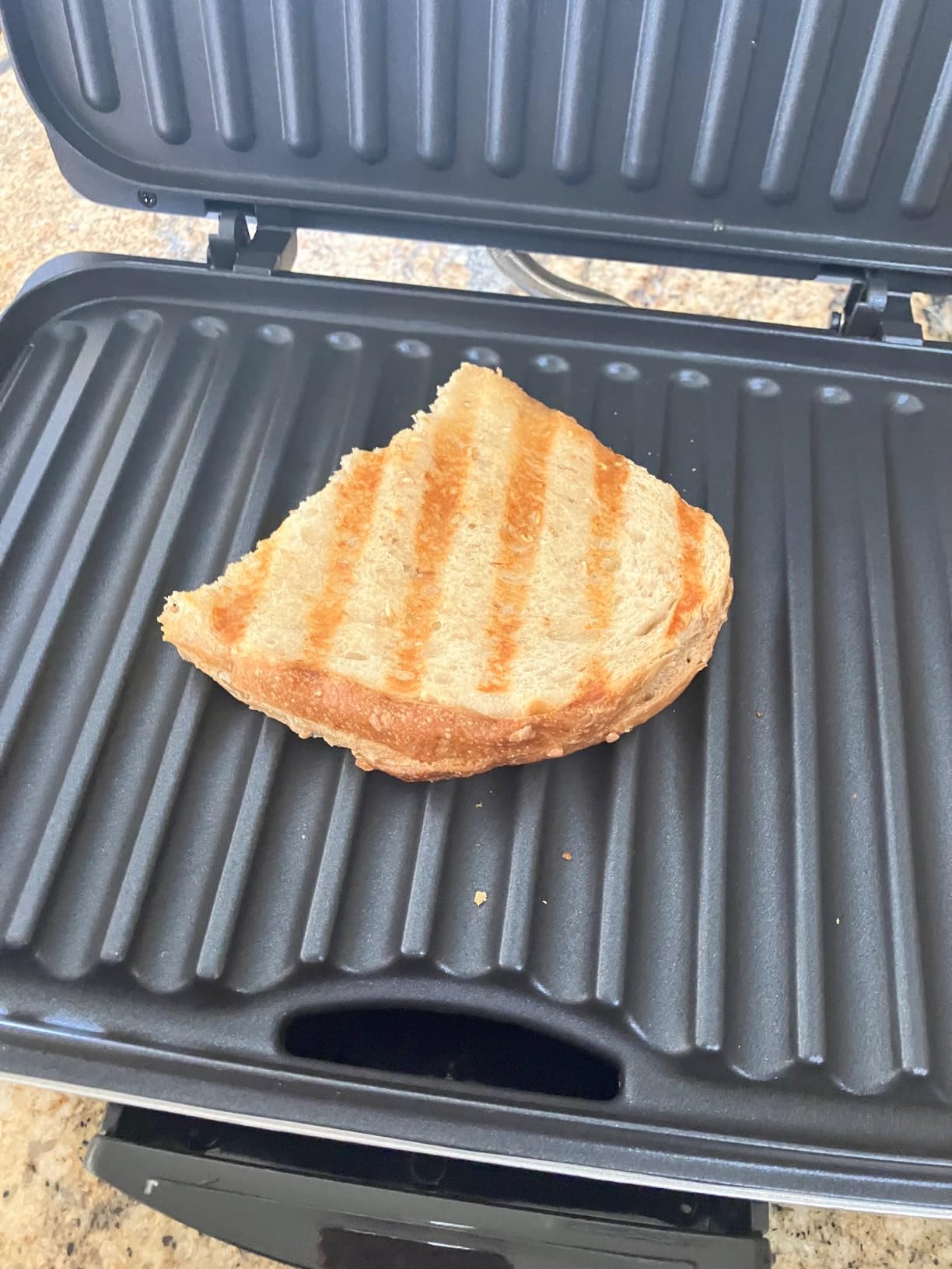 Hamilton Beach Electric Indoor Grill, 6-Serving, Large 90 sq. in. Nonstick Easy Clean Plates, Floating Hinge for Thicker Foods, 1200 Watts, Silver (25371) customer photo 2