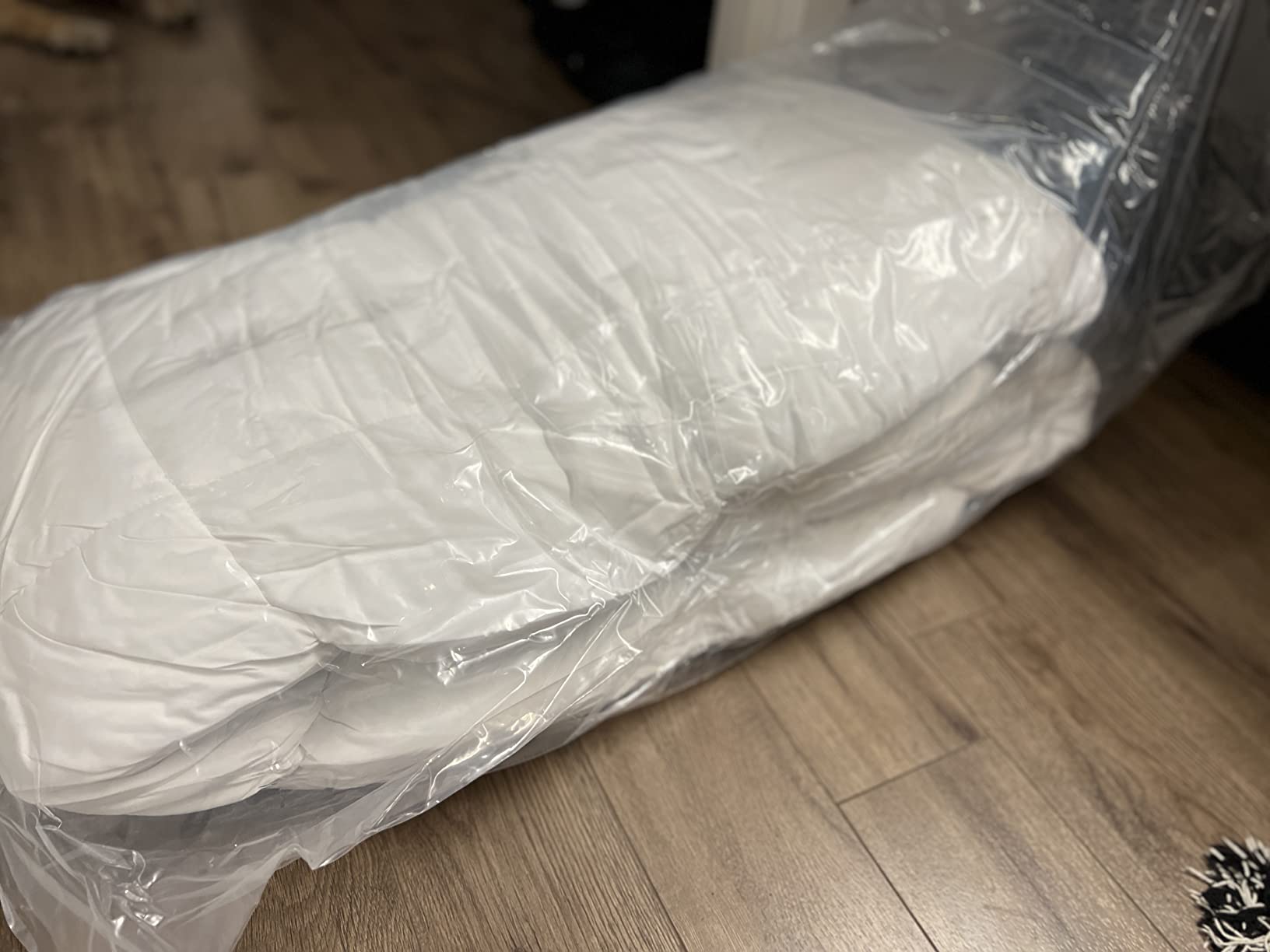 Down Alternative Comforter Queen Size - Fluffy Duvet Insert - Puffy Premium All Season Winter - Luxury Breathable Hotel Plush Comforter - Queen, White, 86x86 inches customer photo 2