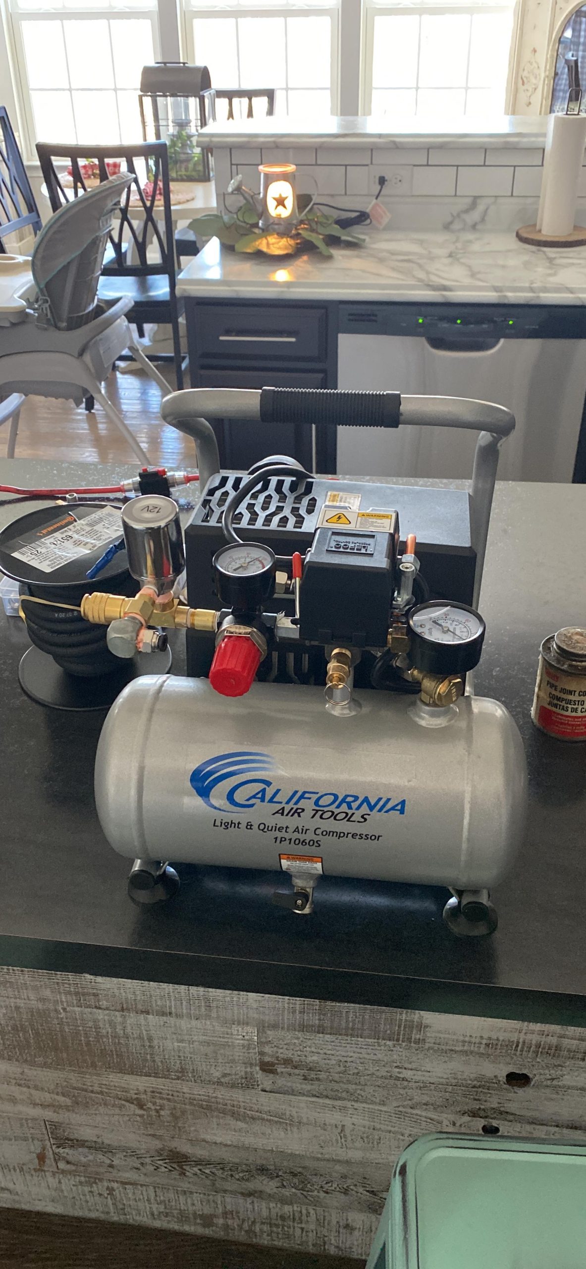 California Air Tools CAT-1P1060S Light & Quiet Portable Air Compressor, Lightweight, Ultra Quiet, Oil-Free, 1 Gallon Steel Tank, .6 HP, 56 dBA Noise Level, Silver customer photo 2