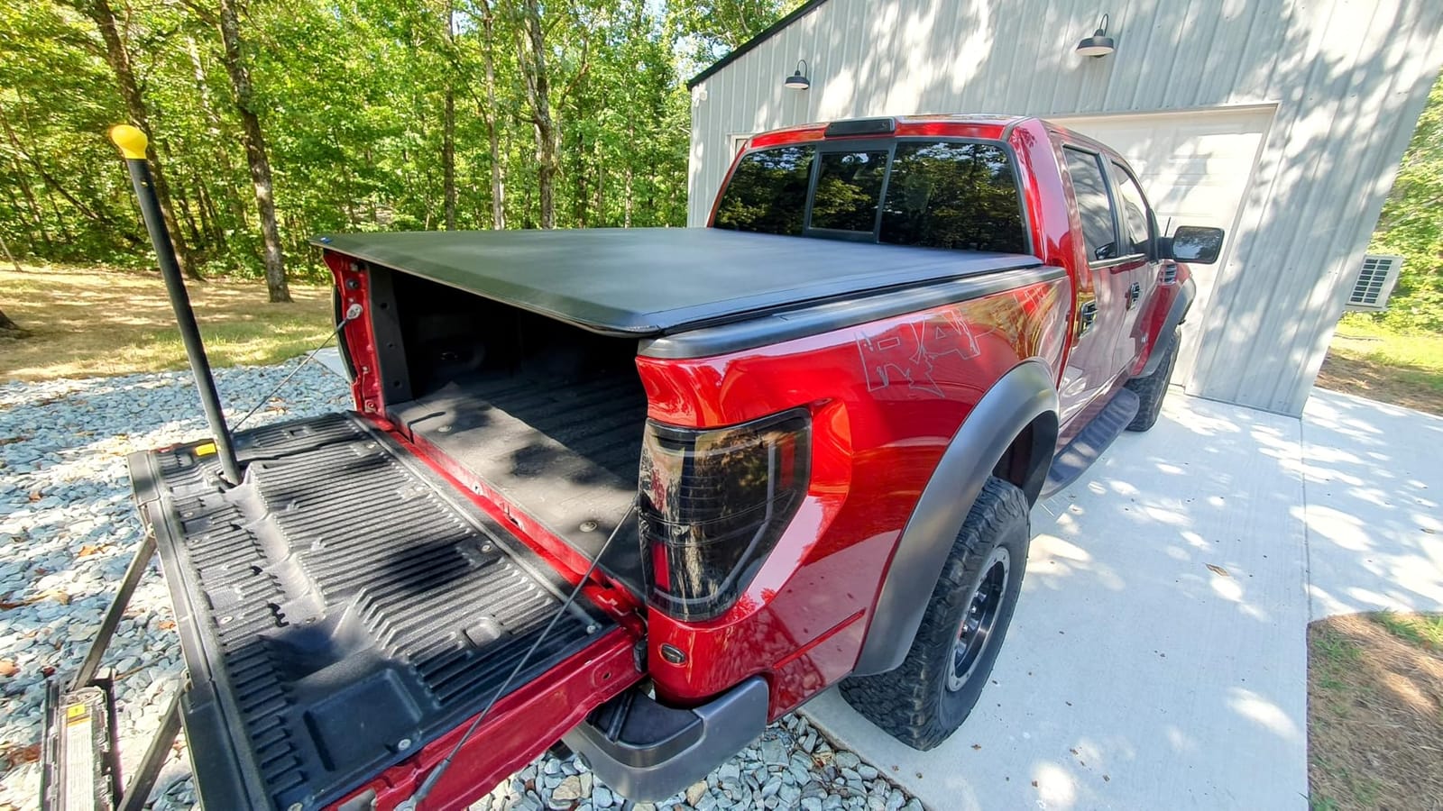 Tyger Auto T1 Soft Roll Up Truck Bed Tonneau Cover Compatible with 2015-2020 Ford F-150 | Styleside 5.5' Bed | TG-BC1F9029, Black customer photo 1