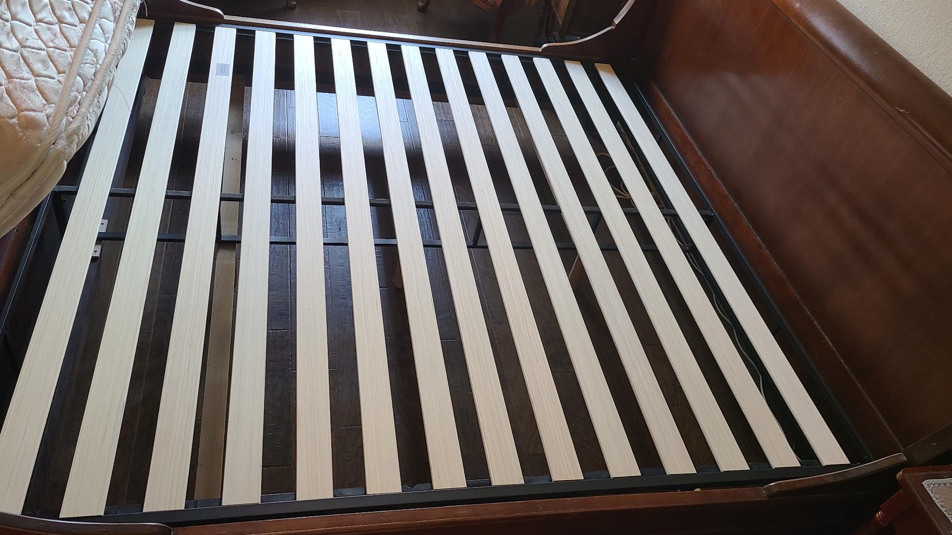 Zinus Walter Standard Profile Metal Smart Box Spring / Mattress Foundation / Wood Slat Support / Easy Assembly customer photo 2