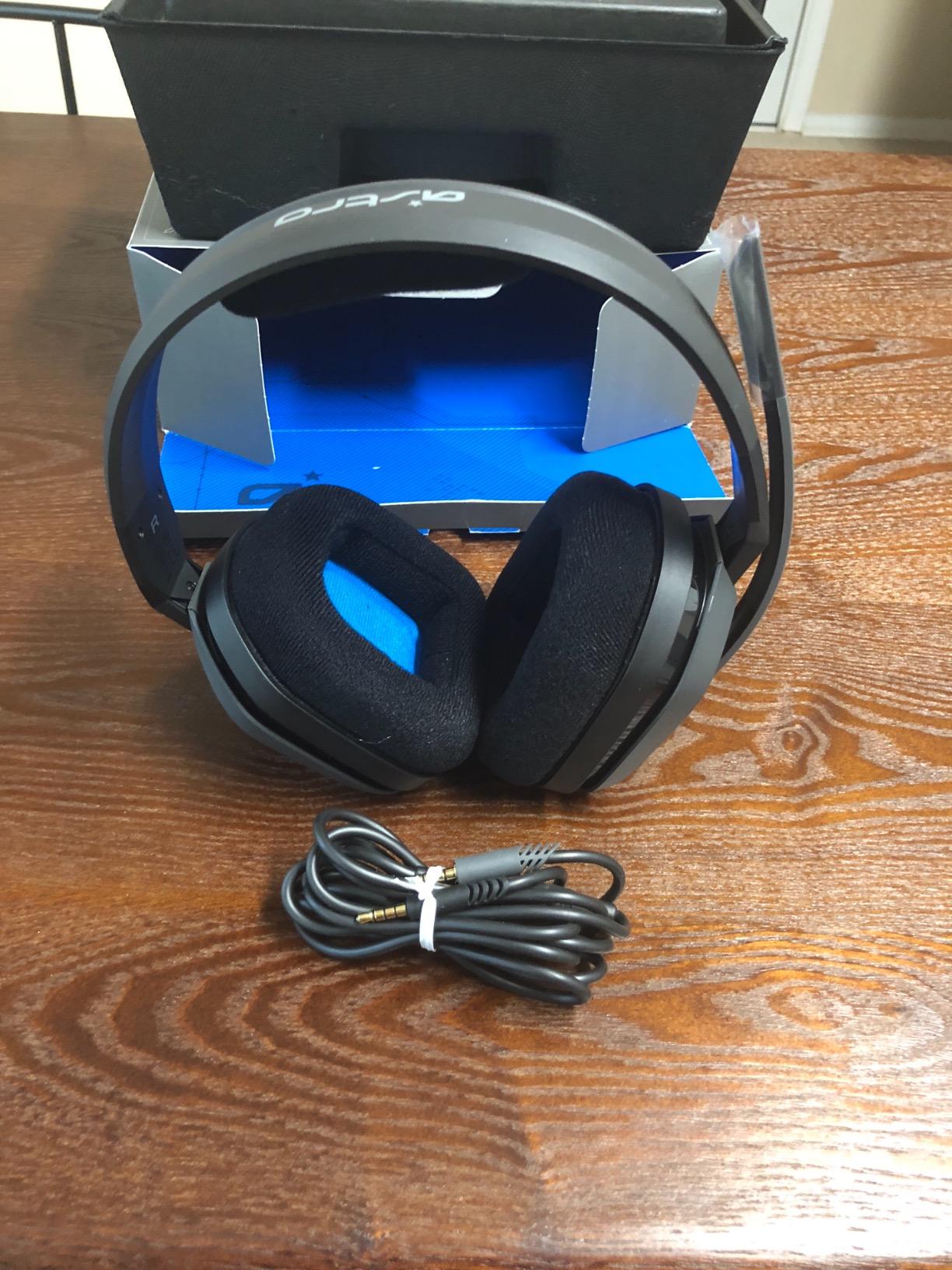 ASTRO Gaming A10 Wired Gaming Headset, Lightweight and Damage Resistant, ASTRO, 3.5 mm Audio Jack, for Xbox Series X|S, Xbox One, PS5, PS4, Nintendo Switch, PC, Mac- Black/Blue customer photo 1