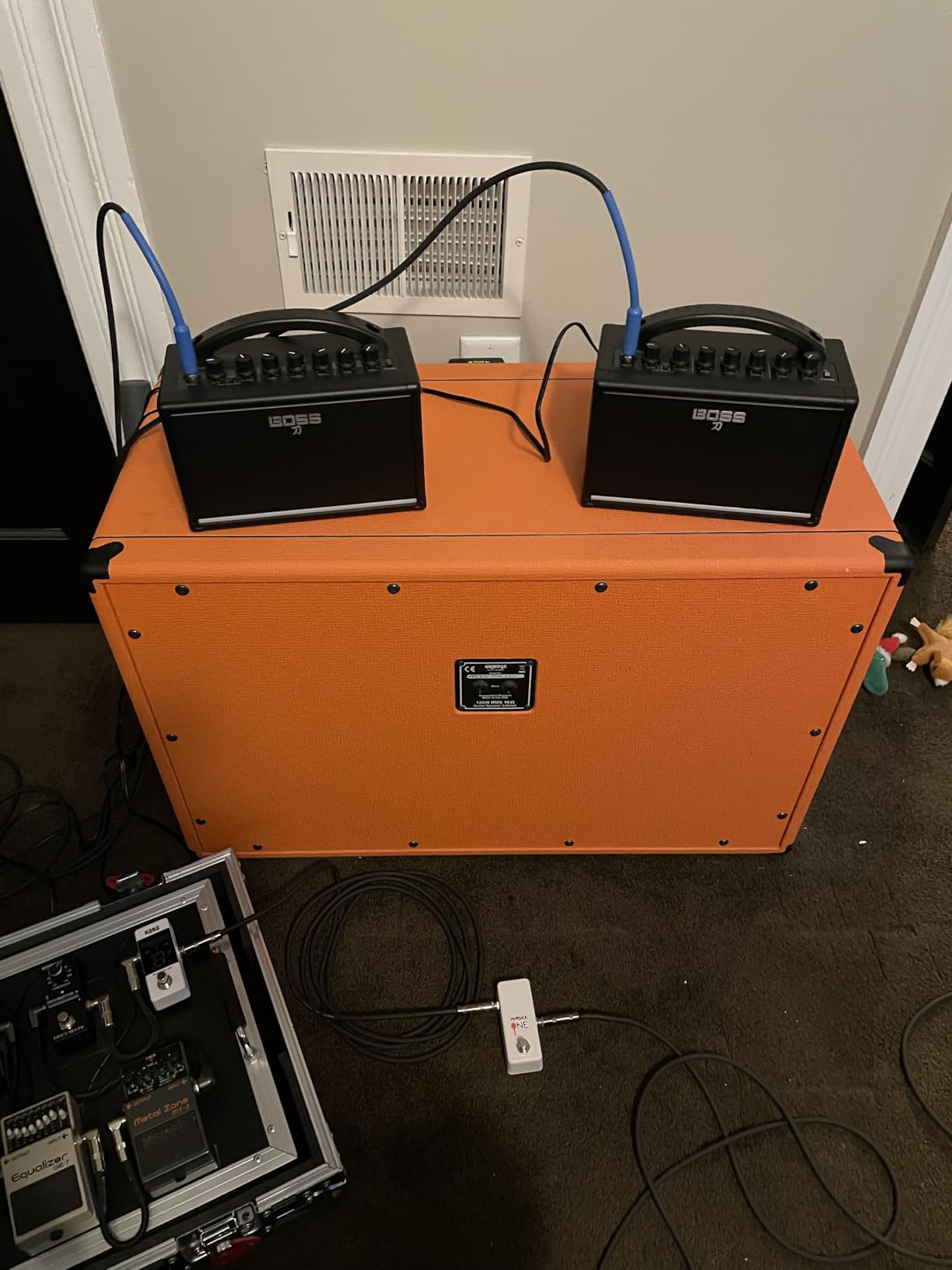 BOSS Katana Mini - 7-Watt Combo Amp Ultra-Compact and Travel-Ready customer photo 1