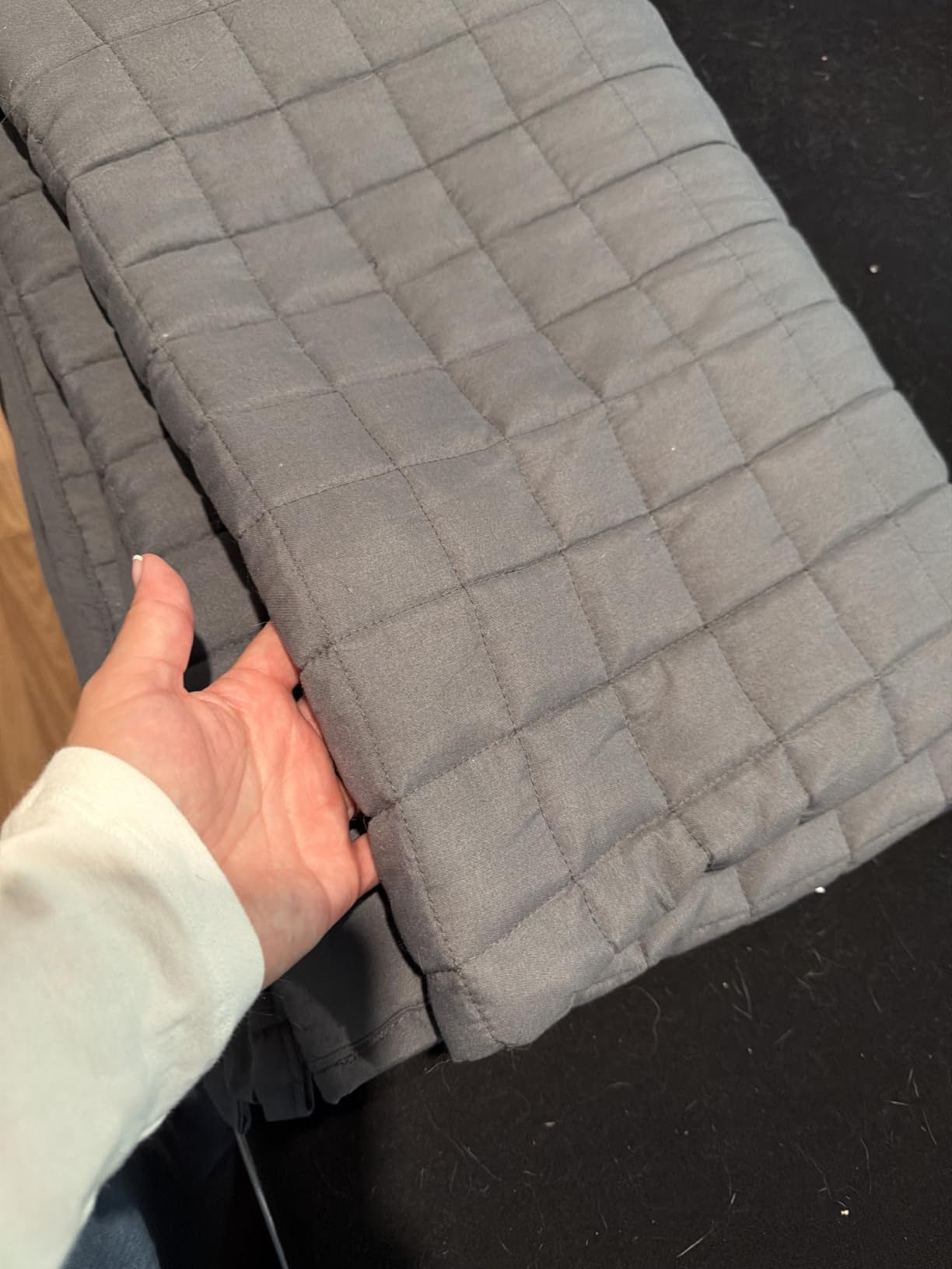 YnM 15lbs Weighted Blanket for Adults, 48x72 Inches, Dark Grey customer photo 1