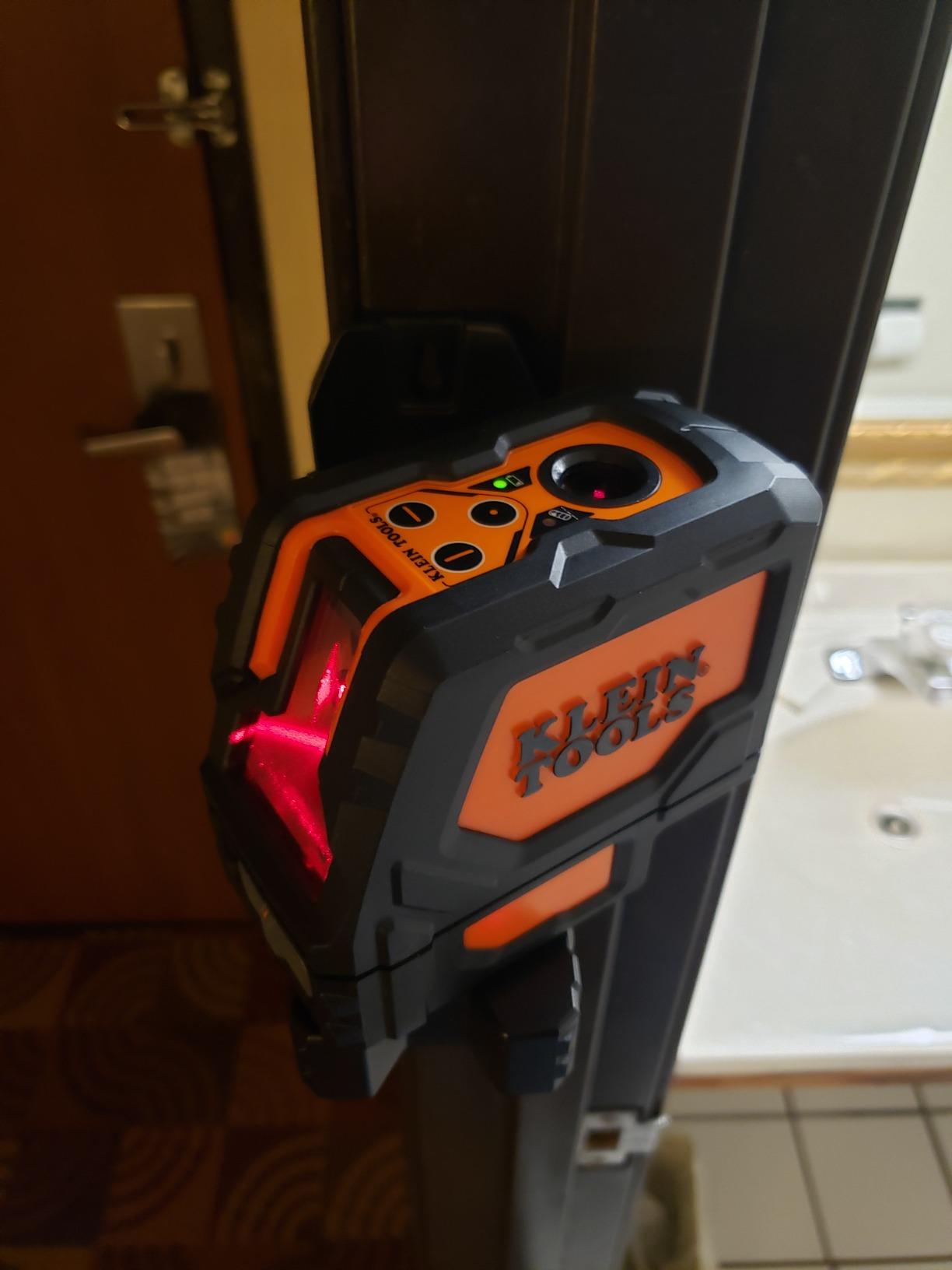 Klein Tools 93LCLS Self-Leveling Class II (≤ 1mW) Laser Level with Bright Red Cross Lines and Plumb Spot, Magnetic and Ceiling Clamp Mounting customer photo 1