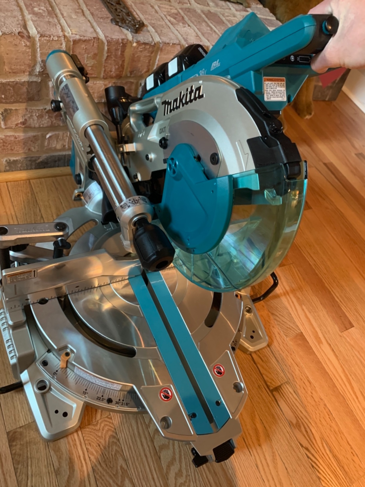 Makita XSL06PT 18V x2 LXT Lithium-Ion (36V) Brushless Cordless 10