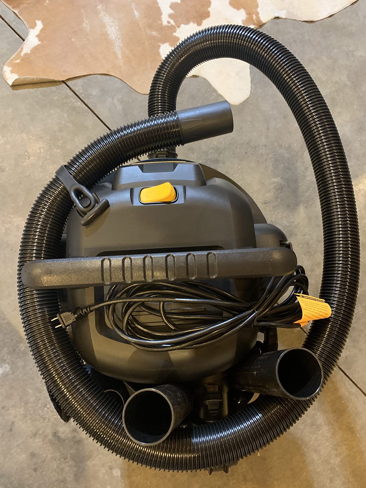 DEWALT 12 Gallon Poly Wet/Dry Vac, 5.5 HP Shop Vacuum Wet Vacuum Cleaner for Workshop, Jobsite, Commercial Area, Large Pick-Up Capacity, Yellow, DXV12P customer photo 2