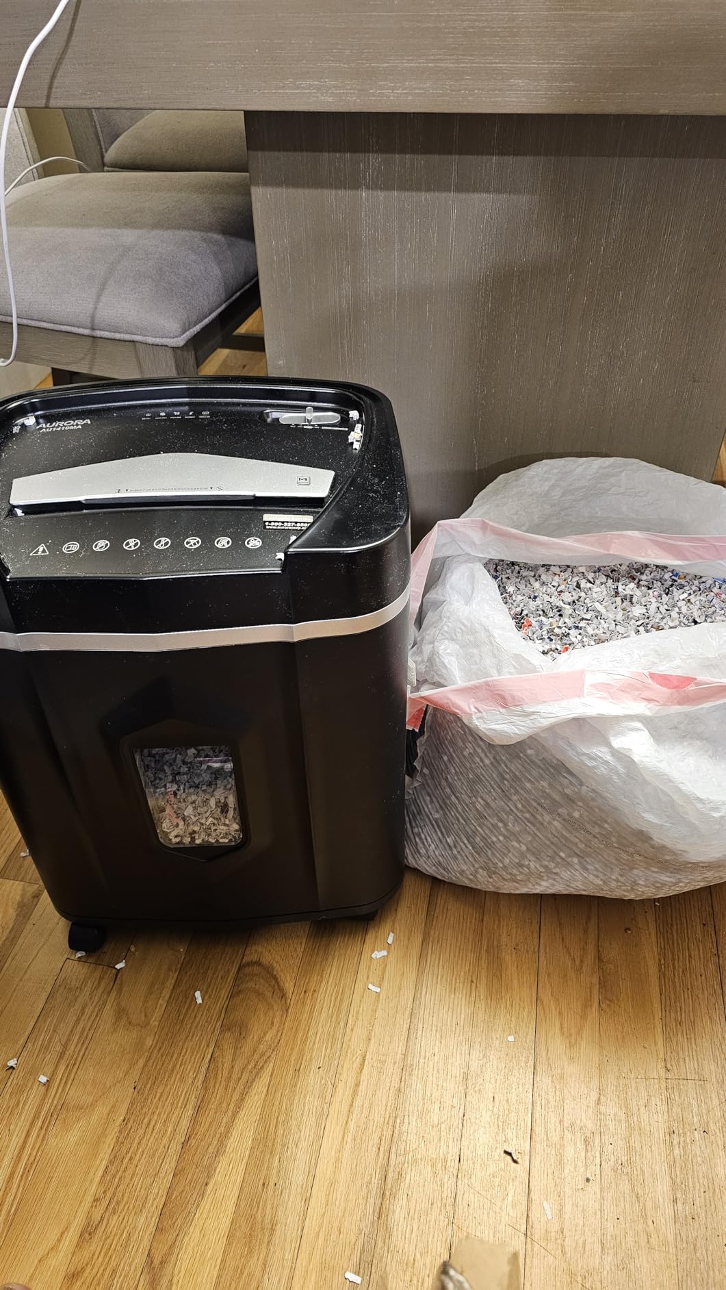 Aurora Professional Grade High Security 14-Sheet Micro-Cut Paper/CD and Credit Card Shredder, 30 Minutes Continuous Run time customer photo 1