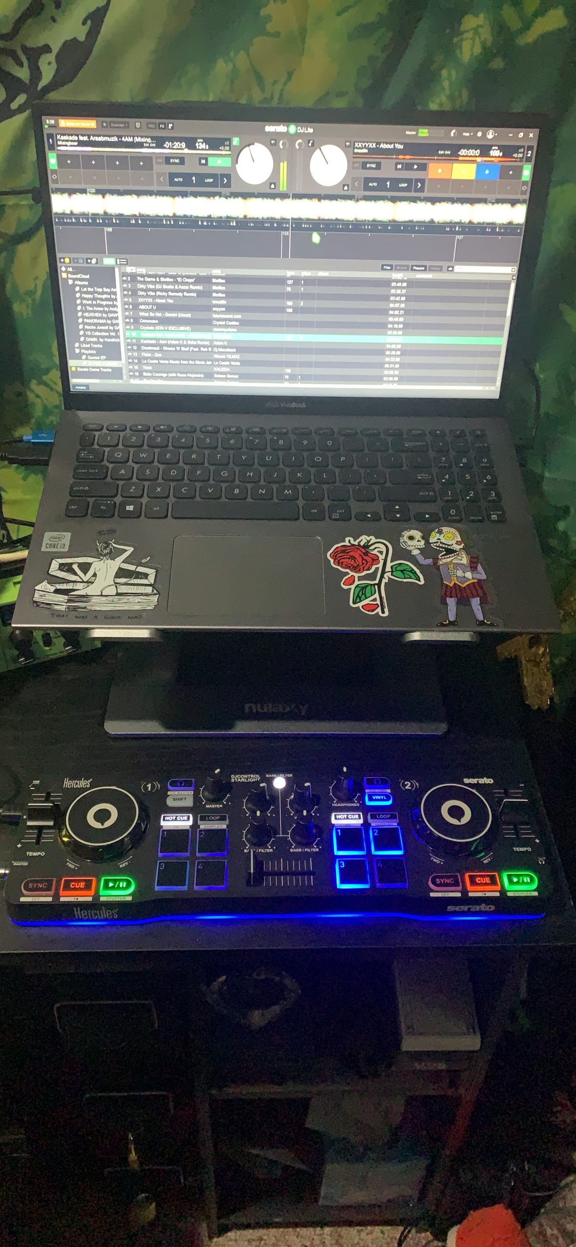 Hercules DJControl Starlight | Pocket USB DJ Controller with Serato DJ Lite customer photo 1