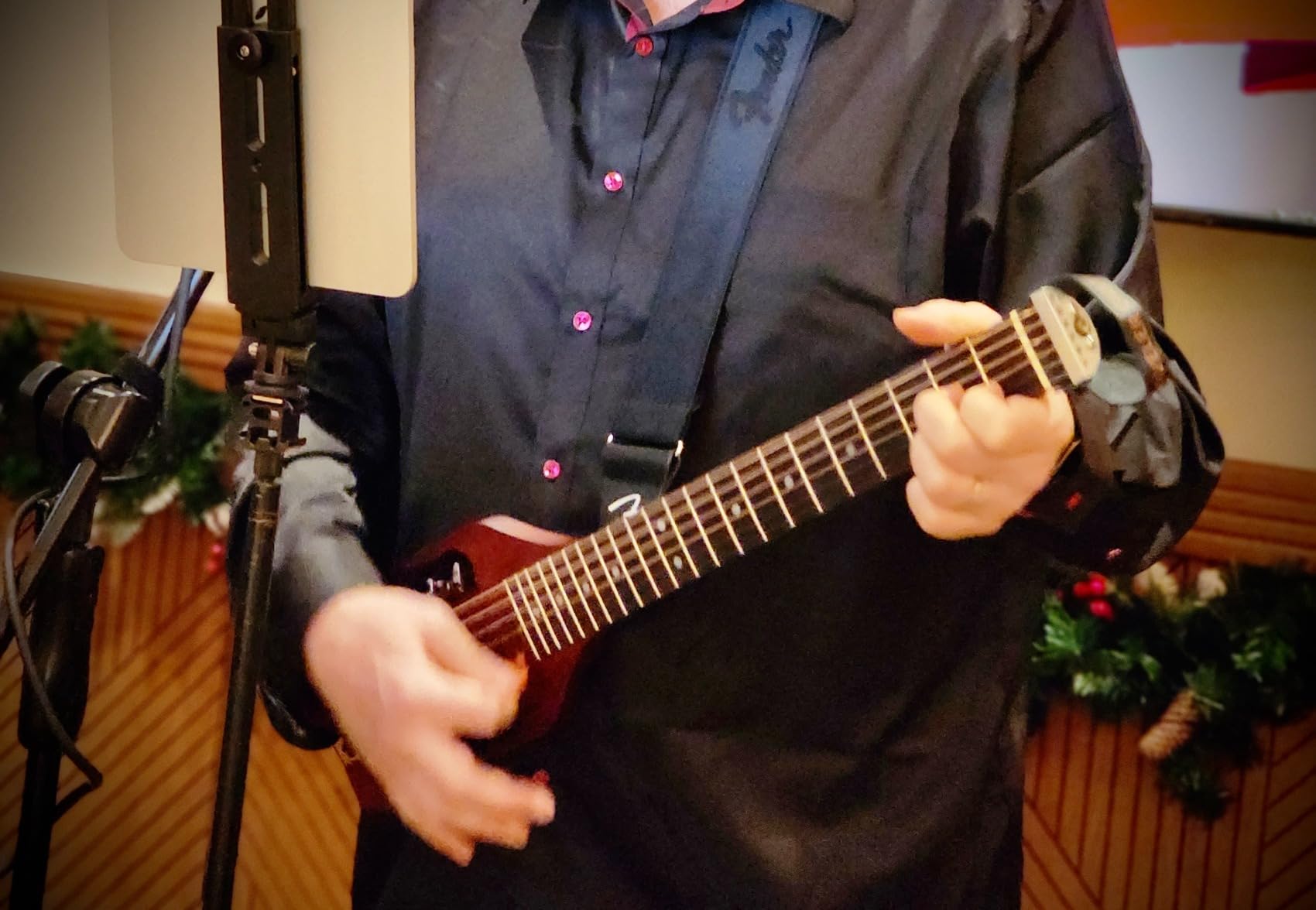 Traveler Guitar Ultra-Light Acoustic Acoustic-Electric Guitar, Antique Brown customer photo 2