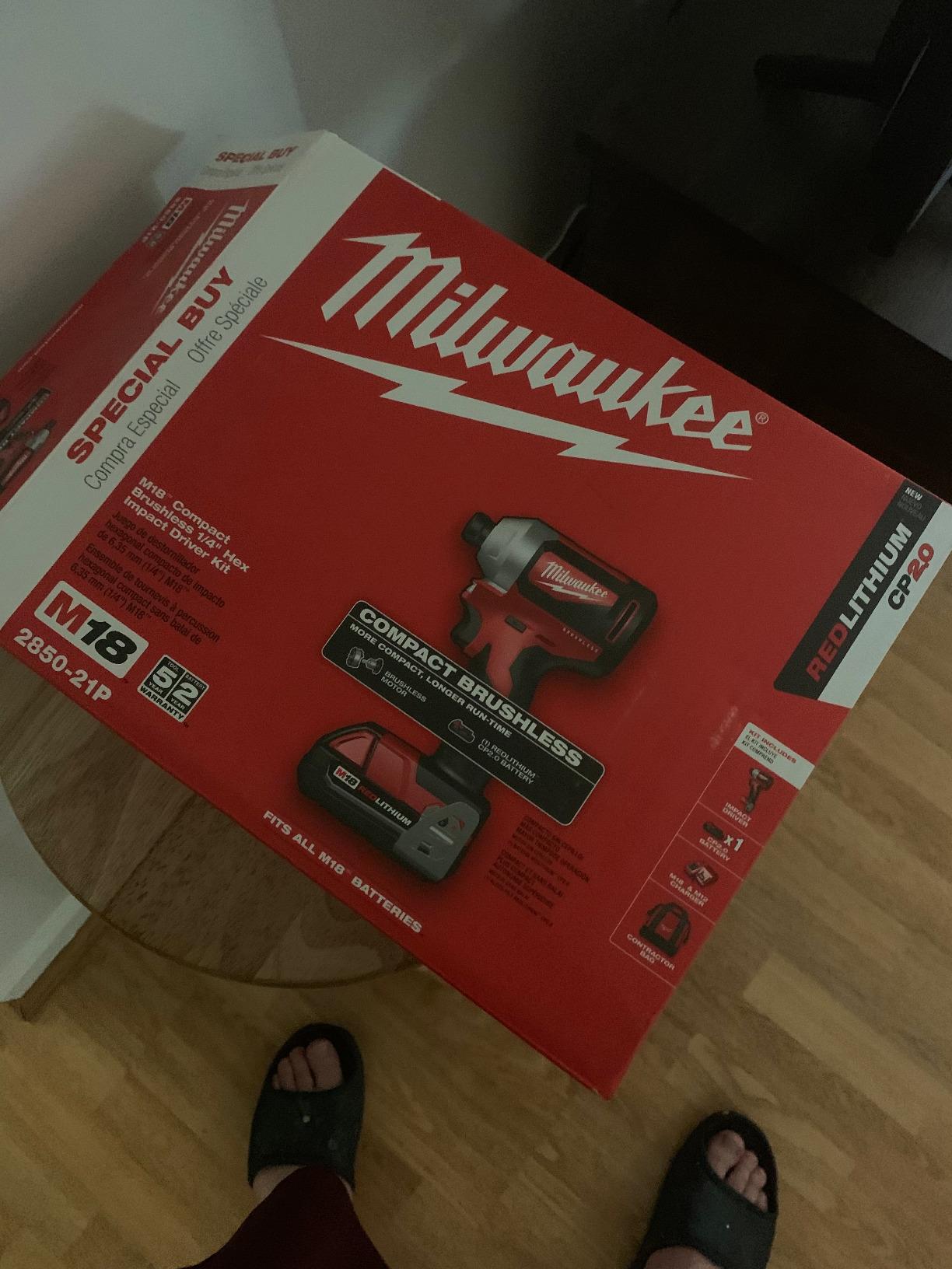 Milwaukee 2850-21P M18 Brushless Lithium-Ion Compact 1/4 in. Cordless Hex Impact Driver Kit (2 Ah) customer photo 2