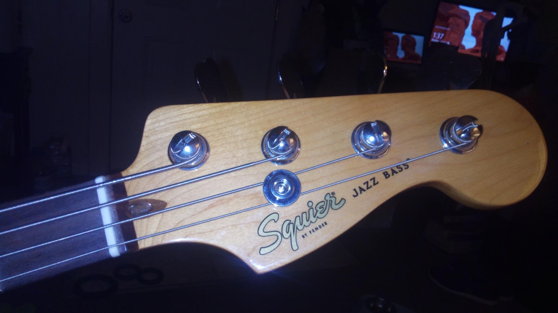 Squier Classic Vibe 60s Jazz Bass, Daphne Blue, Laurel Fingerboard customer photo 1
