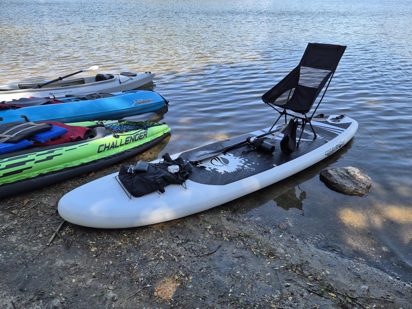 SereneLife 10’6” Inflatable Stand Up Paddle Board with Premium SUP Accessories - 32” Wide Stable Design with Non-Slip EVA Deck Pad, for Youth and Adults, 350 lbs. Capacity customer photo 1