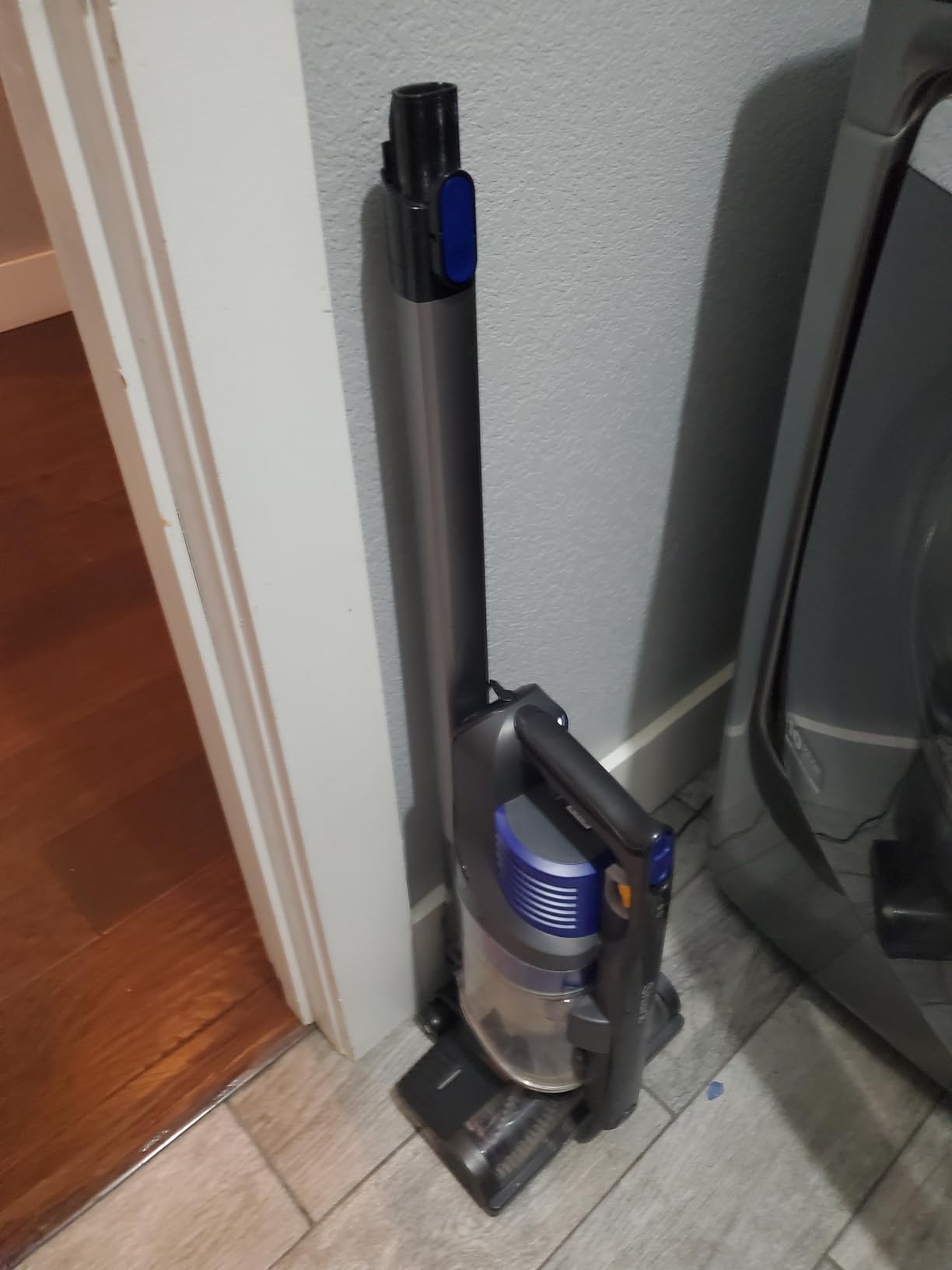 Shark Pet Cordless Stick Vacuum, Grey, IX141 customer photo 1