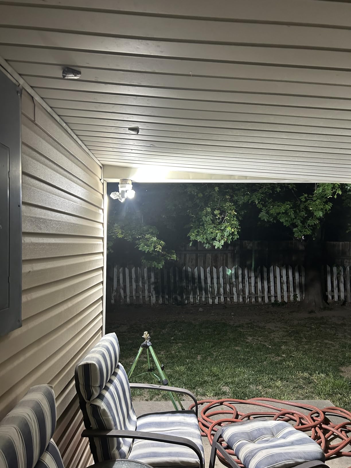 Onforu 75W LED Flood Light Motion Sensor Outdoor, 7000lm Dusk to Dawn Flood Light, Security Light with Three Head, IP65 Waterproof Exterior Floodlight, 6500k Wall Light for Entryway Stairs Yard Garage customer photo 2