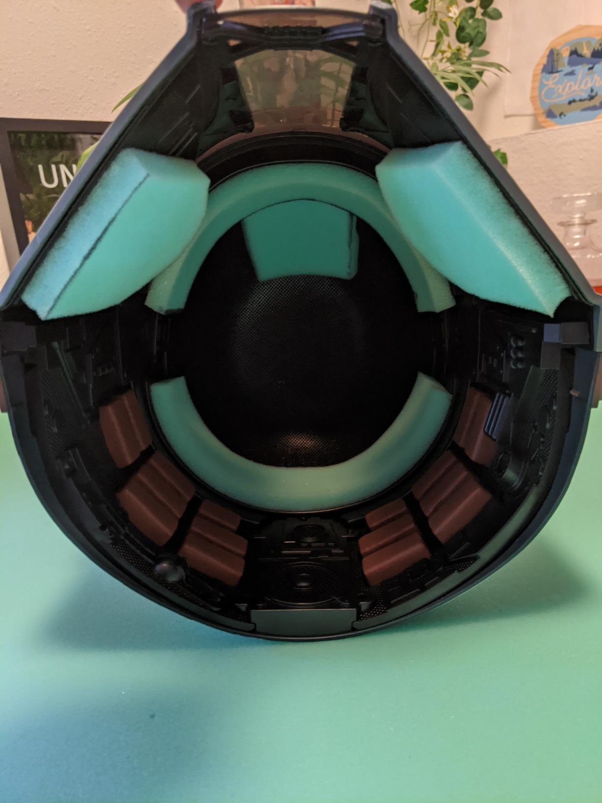 STAR WARS The Black Series Boba Fett Premium Electronic Helmet, The Empire Strikes Back Full-Scale Roleplay Collectible customer photo 2