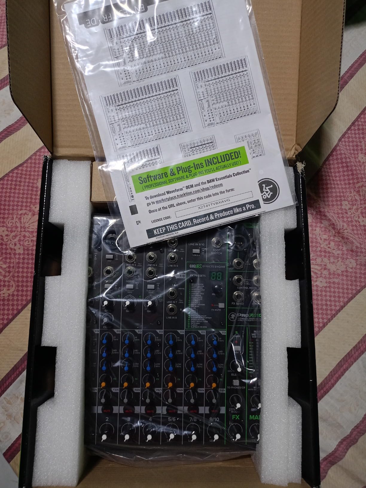 Mackie ProFX10v3 10-Channel Mixer, USB Recording, GigFX Effects customer photo 1