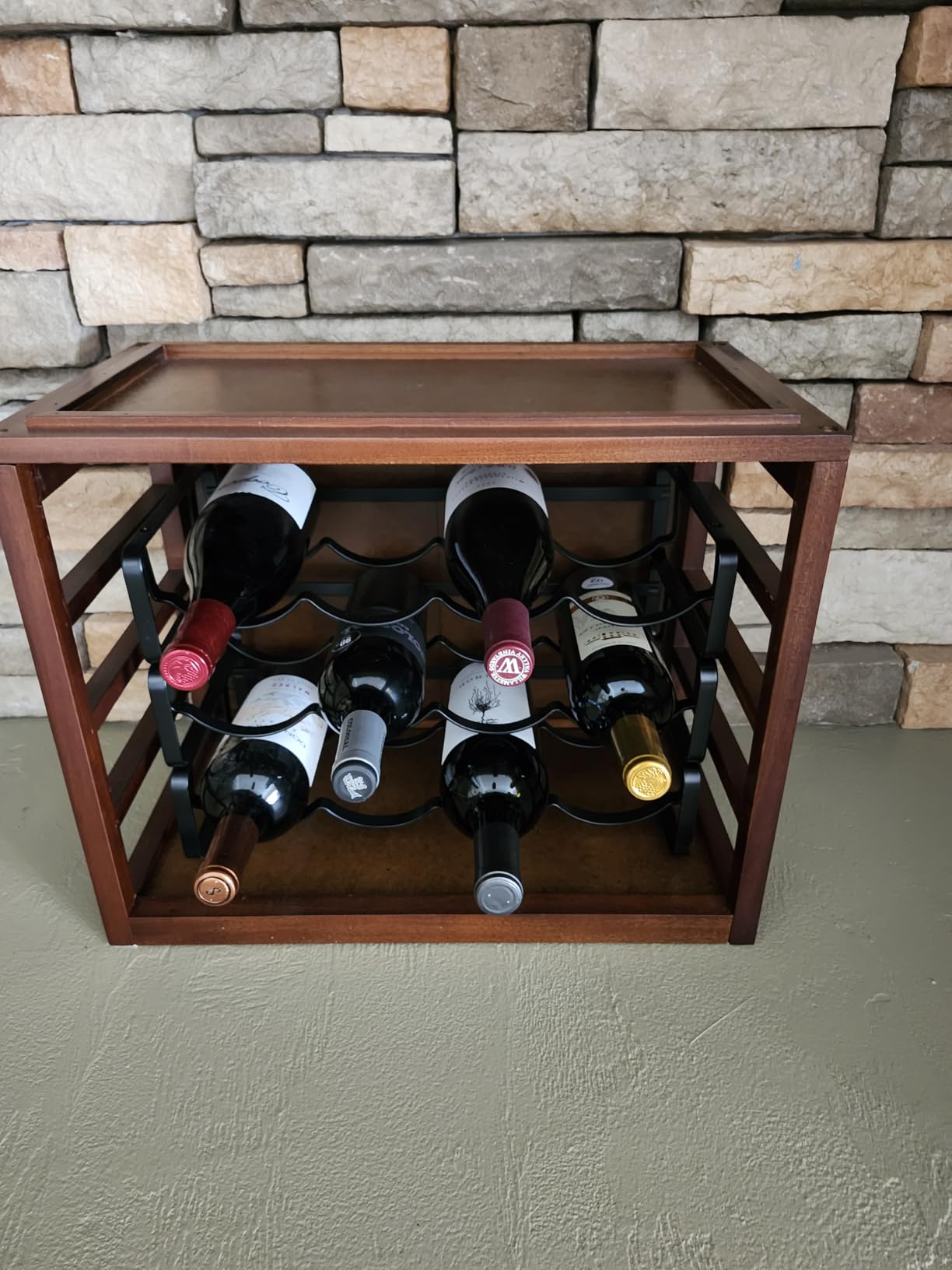 Amazon Basics Tabletop Stackable 4-Bottle Metal Wine Rack, Black customer photo 1
