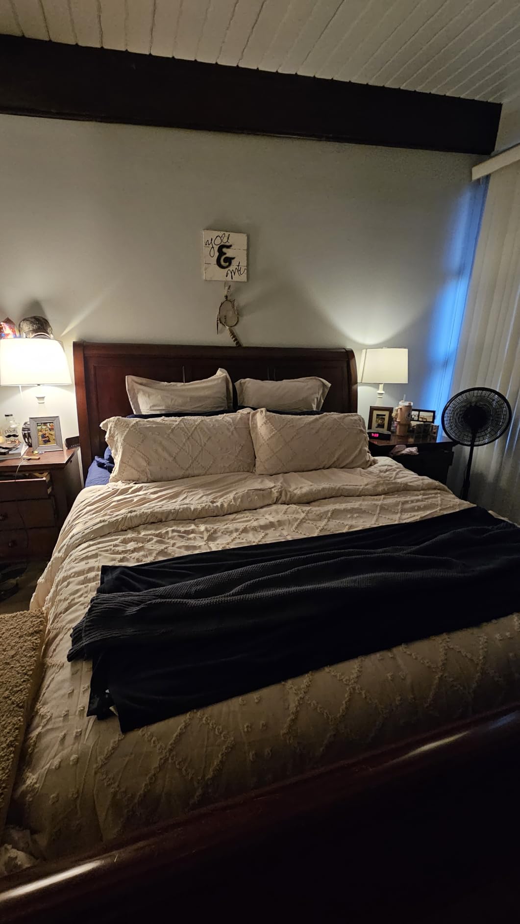 Bedsure Comforter Duvet Insert - Quilted Comforters Queen Size, All Season Duvet, GentleSoft Down Alternative Bedding Blanket, with 8 Tabs, White, Queen 88 x 88 Inches customer photo 2