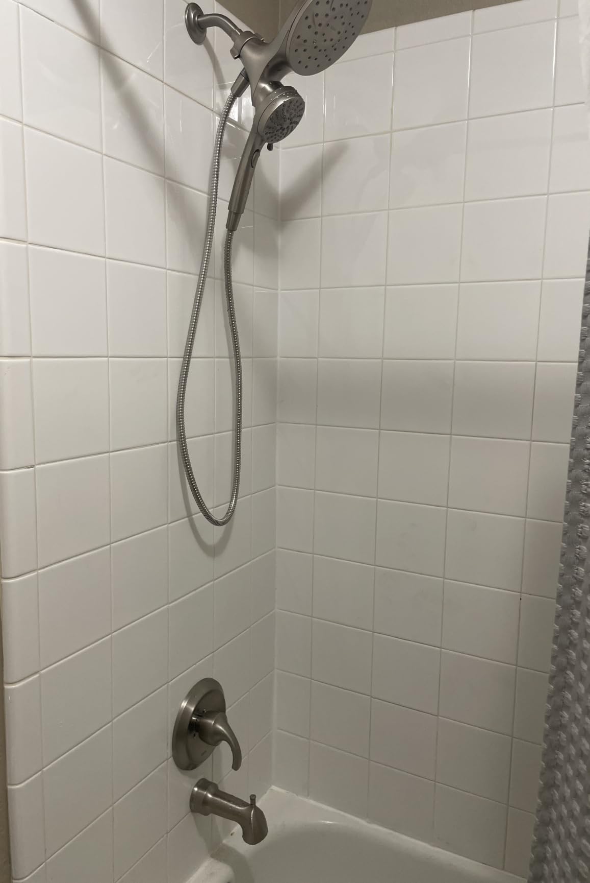 Moen 82304SRN Engage Magnetix Tub & Shower Trim Kit, Brushed Nickel | Magnetic docking, 6 spray settings, rainshower combo, metal hose, valve included, brushed nickel customer photo 1