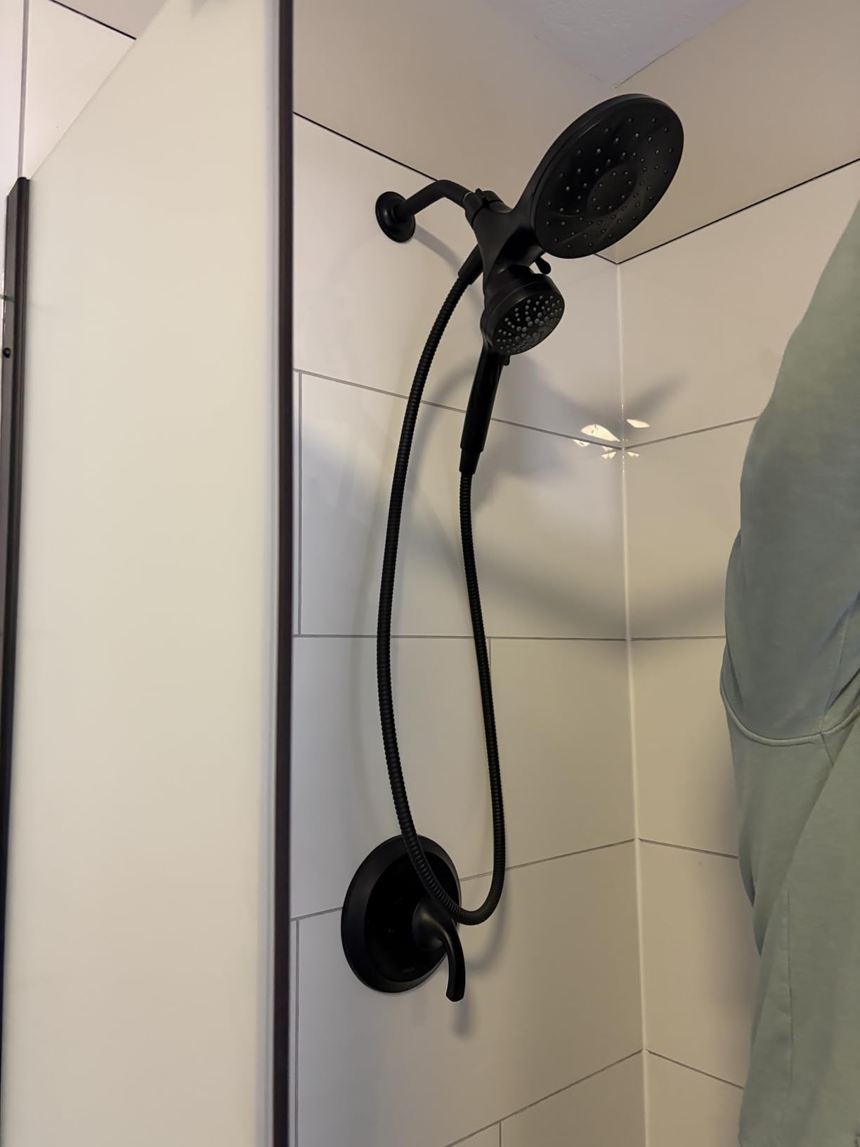 Moen 82304SRN Engage Magnetix Tub & Shower Trim Kit, Brushed Nickel | Magnetic docking, 6 spray settings, rainshower combo, metal hose, valve included, brushed nickel customer photo 2