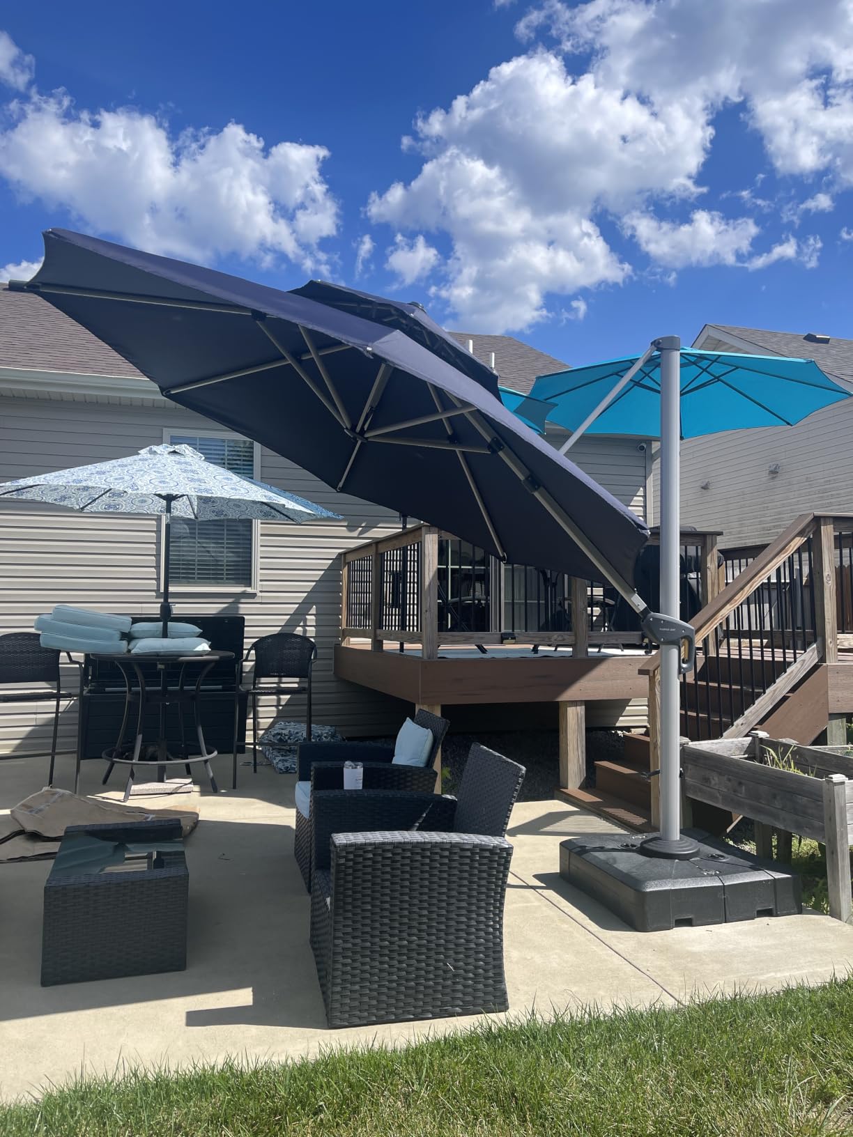 PURPLE LEAF Cantilever Patio Umbrella 10 FT Wind Resistant Canopy Navy Blue customer photo 2