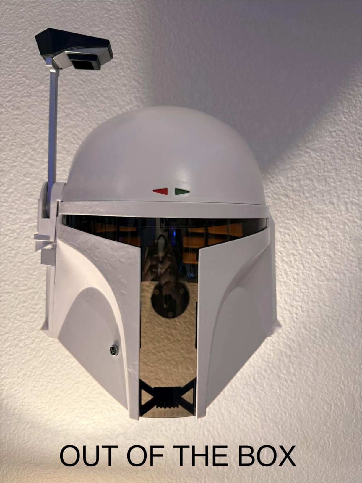STAR WARS The Black Series Life Size Prop Replica - Boba Fett Prototype Armor Electronic Helmet customer photo 2