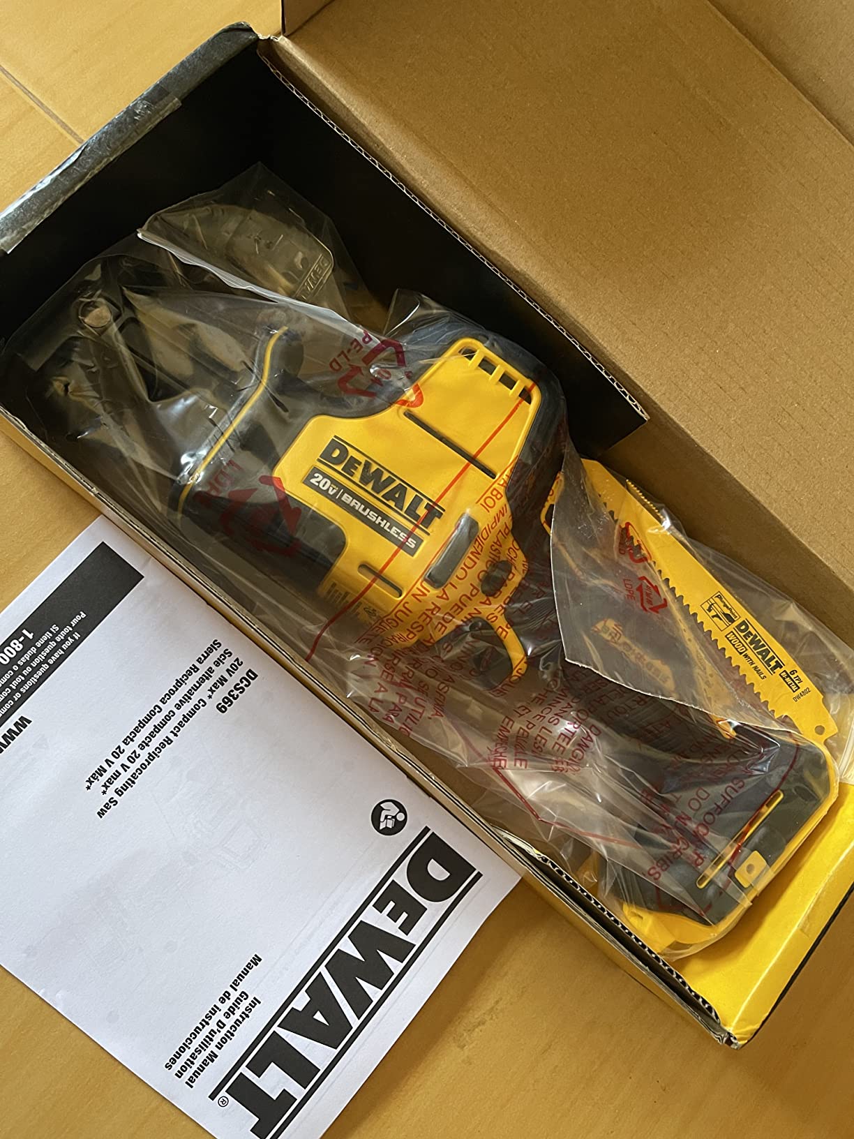 DEWALT ATOMIC 20V MAX* Reciprocating Saw, One-Handed, Cordless, Tool Only (DCS369B) customer photo 1