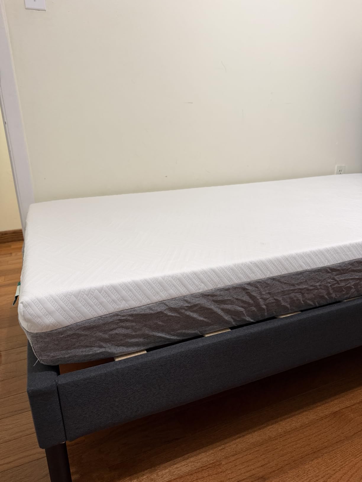 Novilla Bliss Queen Size Mattress, 12 Inch Gel Memory Foam Mattress Queen | Cool Night Sleep & Pressure Relief, Support Foam for Spine Alignment & Motion Isolation, Medium Plush Feel customer photo 2