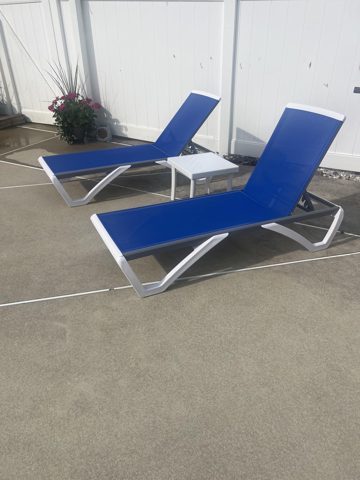 Kozyard Outdoor Chaise Lounge Chair, Full Flat Adjustable Patio Lounger with Aluminum Frame & Resin Legs, Textilene Fabric for Poolside, Backyard & Beach (Gray, Chair) customer photo 2