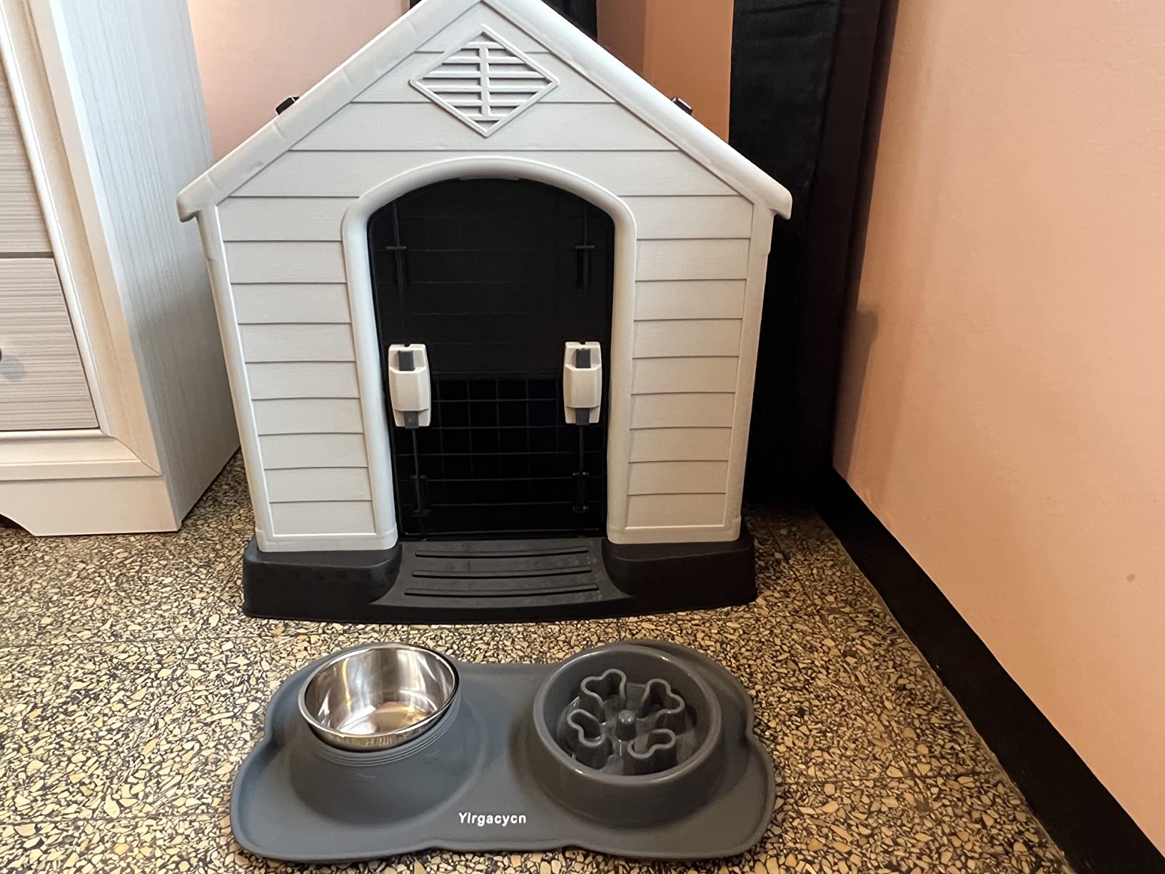 Bonnlo Plastic Dog House, 33