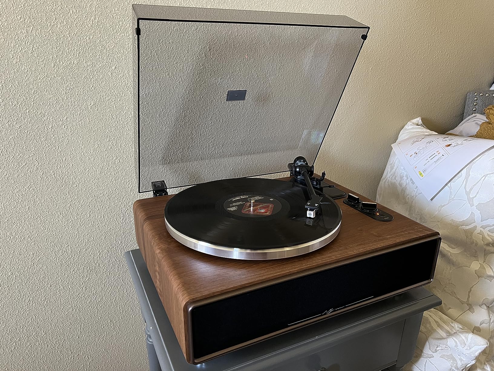1 BY ONE High Fidelity Belt Drive Turntable with Built-in Speakers | Vinyl Record Player with Magnetic Cartridge, Wireless Playback and Aux-in Functionality, Auto Off customer photo 1