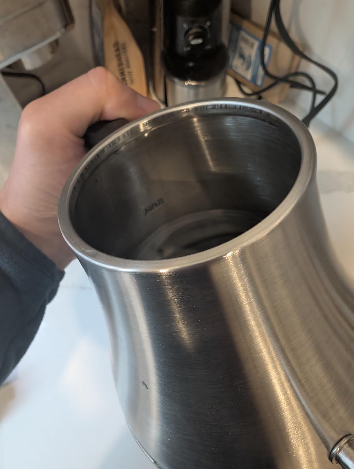 Cosori Smart Gooseneck Electric Kettle, App & Temperature Control, 0.8L | No Plastic Contact with Water, App Control, 4 Presets & Custom Temp (104-212F), 60-Min Keep Warm, Pour Over Coffee & Tea customer photo 2