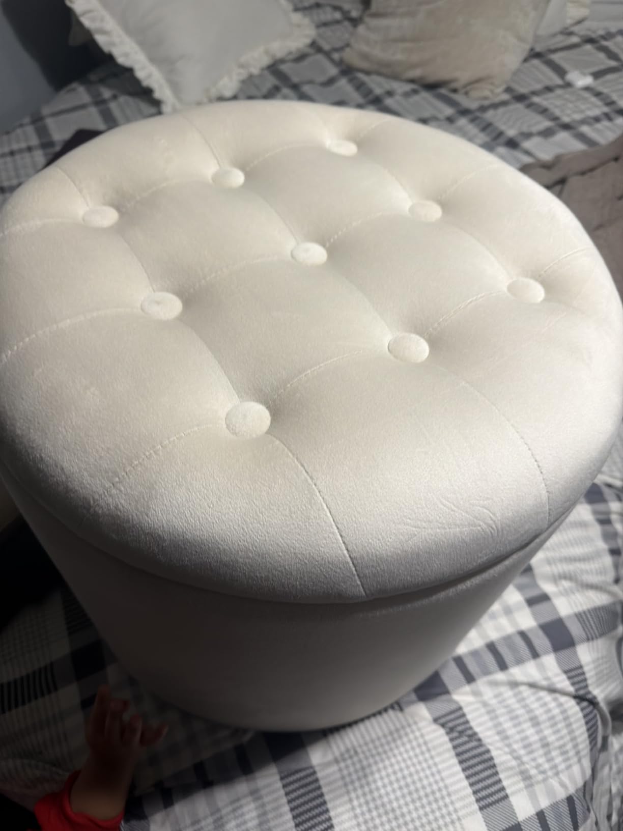 SONGMICS Round Ottoman, Ottoman with Storage, 17.7 Dia. x 17.5 H Inches Foot Rest with Legs, Load up to 330 lb, for Living Room, Bedroom, Dark Gray ULOM011G01 customer photo 2