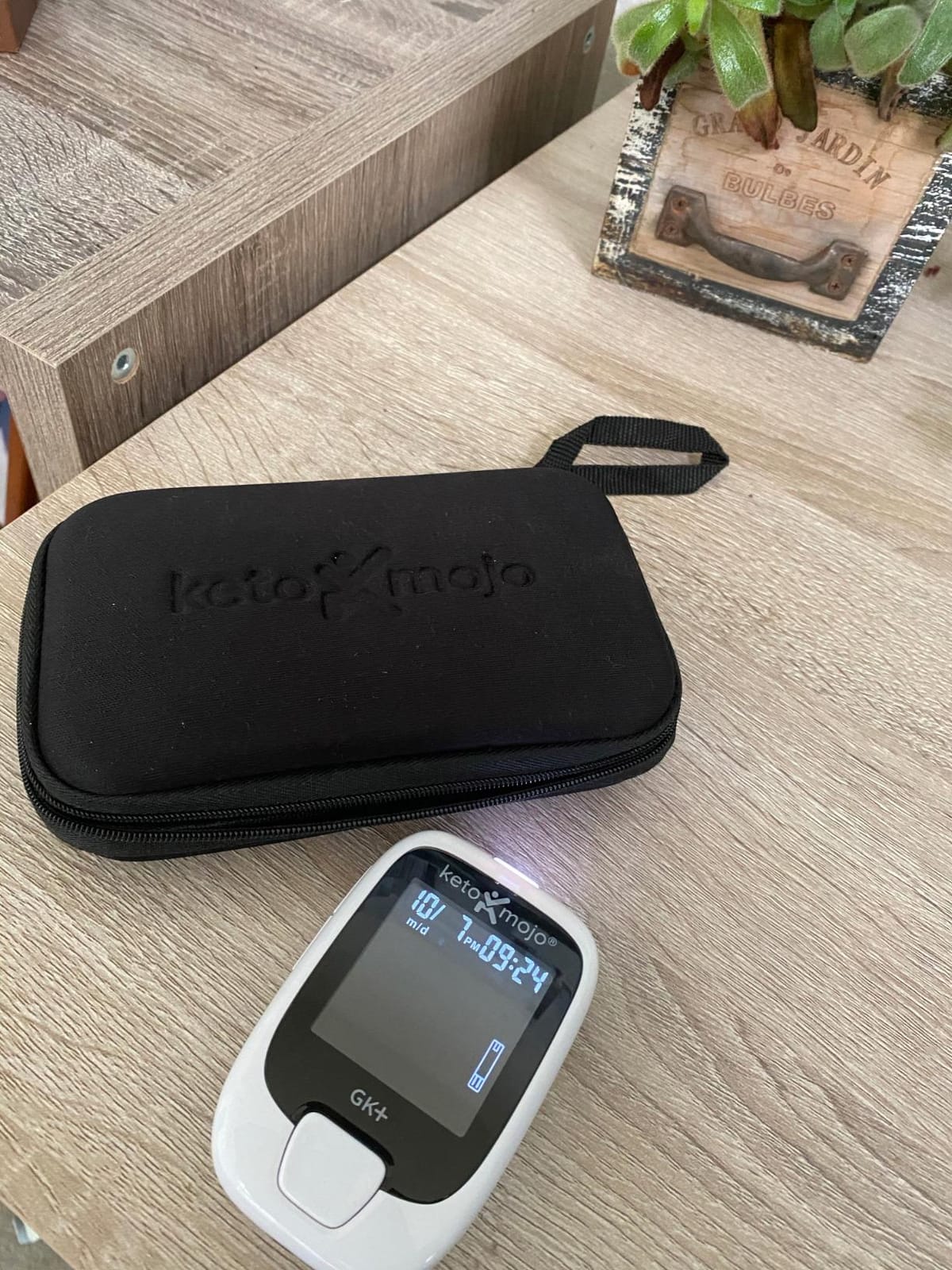 KETO-MOJO GK+ Glucose & Ketone Meter, Keto Diabetes Fasting | Bluetooth sync, Free MyMojoHealth app, 10 glucose + 10 ketone strips customer photo 2