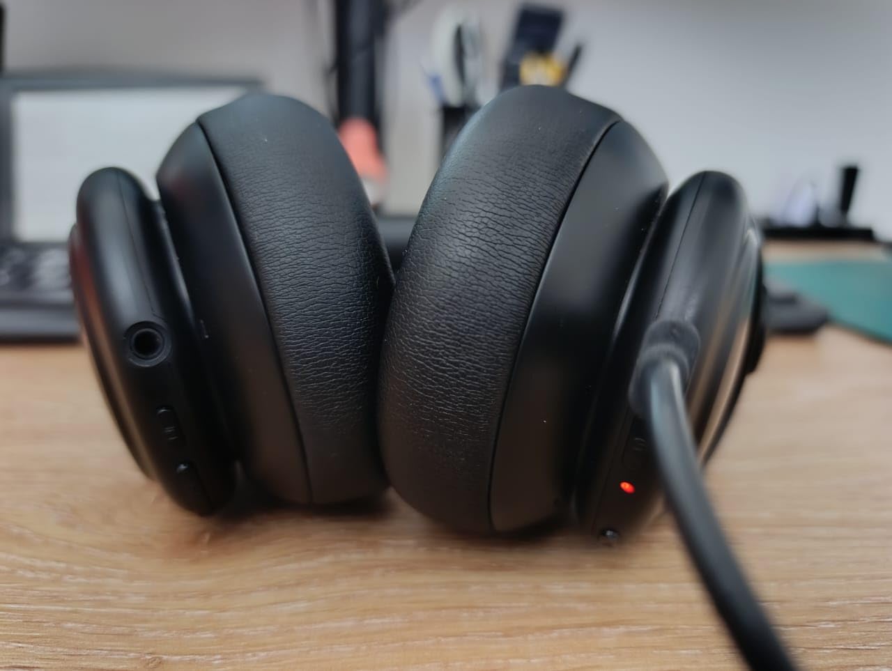 Soundcore Q30 by Anker, Hybrid Active Noise Cancelling Headphones, Multiple Modes, Hi-Res Audio, Custom EQ via App, 50H Playtime, Comfortable Fit, Bluetooth, Multipoint Connection customer photo 2