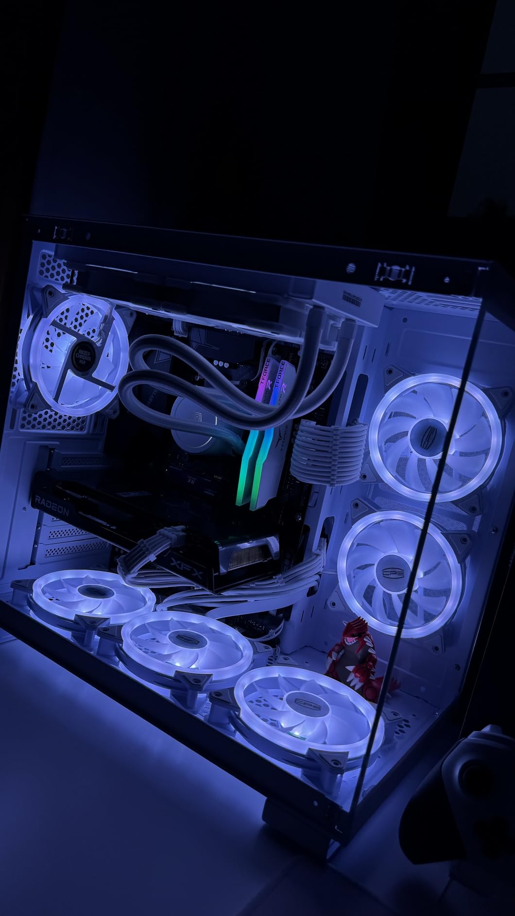 GIGABYTE B550 Gaming X V2 AMD AM4 ATX Motherboard, Supports Ryzen 5000/4000/3000 Series Processors, DDR4, 10+3 Power Phase, 2X M.2, PCIe 4.0, Front USB-C, GbE LAN, Q-Flash Plus, RGB Fusion customer photo 1