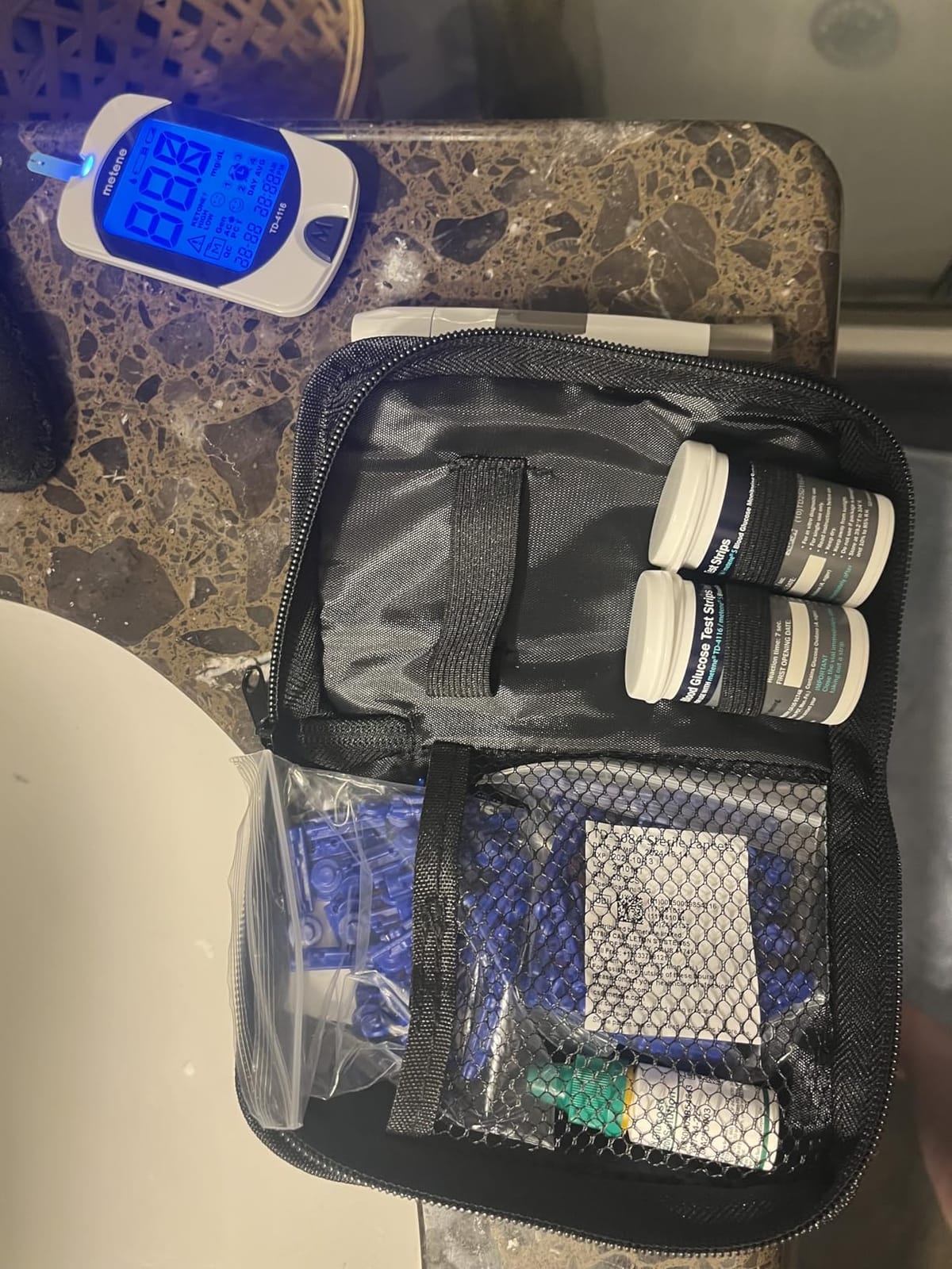 Metene TD-4116 Blood Glucose Monitor Kit, 100 Glucometer Strips, No Coding | 100 Lancets & Control Solution & Lancing Device customer photo 2