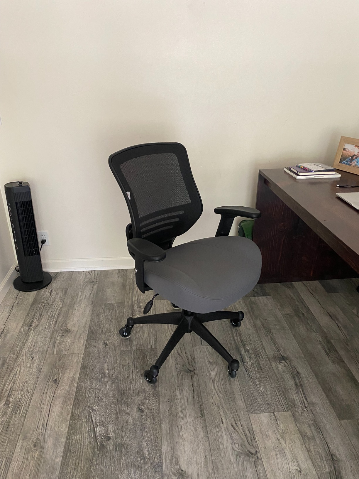 BOLISS 400lbs Ergonomic Office Chair Soft Thick Seat with Mesh Back (Black) | Wide Cushion, Computer Desk Chair, Tilt Lock, Height Adjustable Arms and Lumbar Support Reduce Back Pain customer photo 1